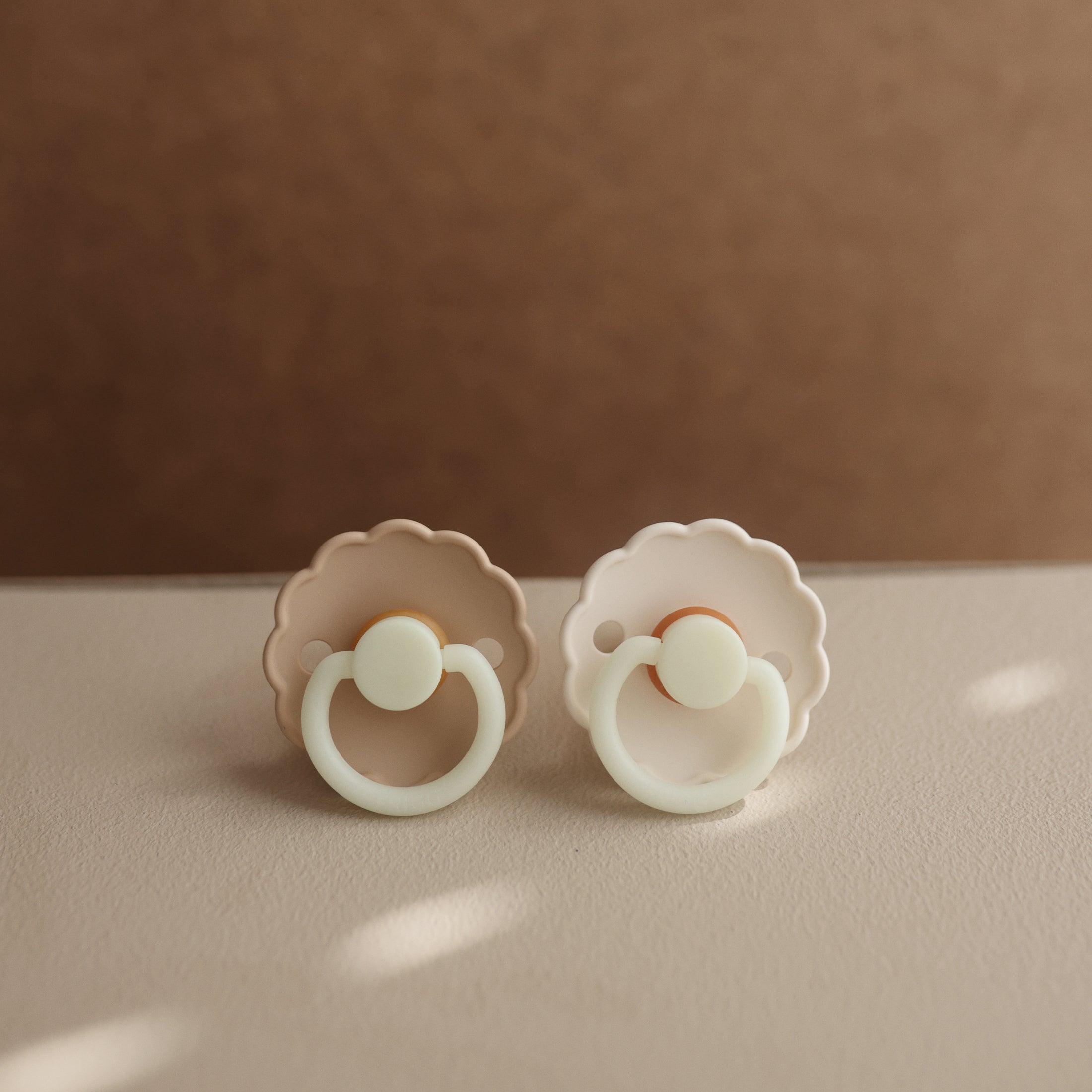 Frigg Daisy Night Natural Rubber Pacifier 2-pack