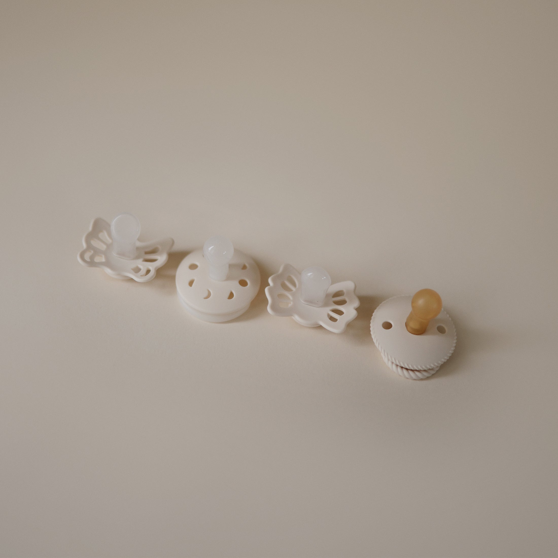 Frigg Baby's First Pacifier Moonlight Sailing (cream) 4-pack