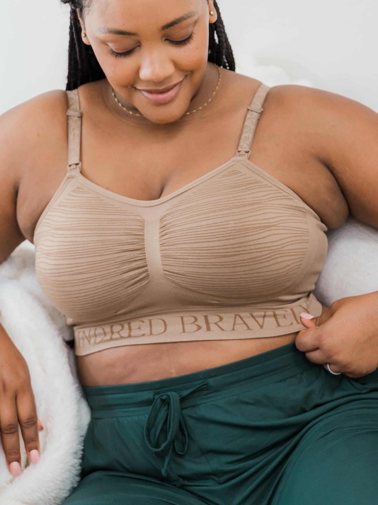 Sublime® Hands-free Pumping & Nursing Bra | Latte