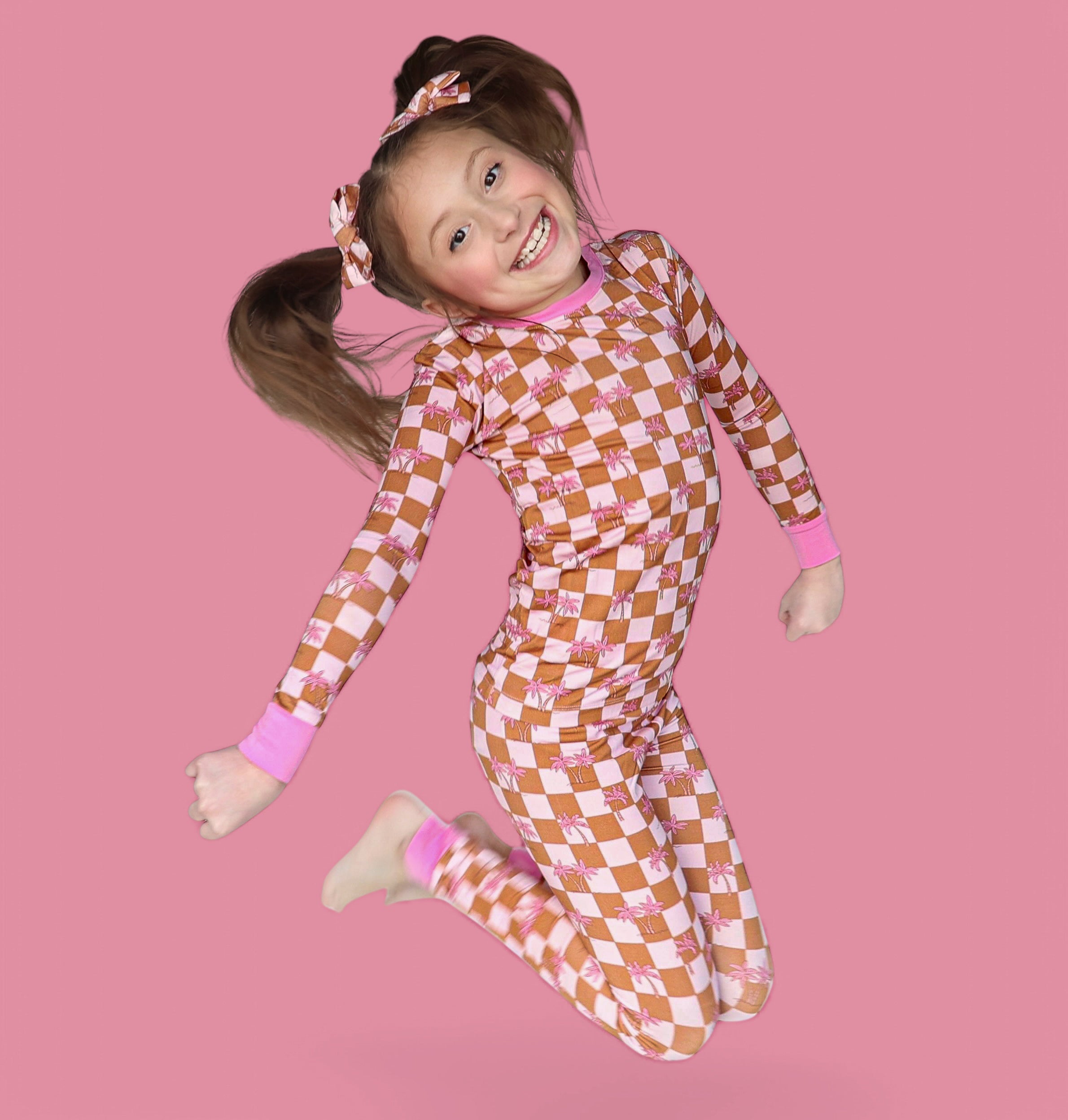 Exclusive Sunset Beach Checkers Dream Set