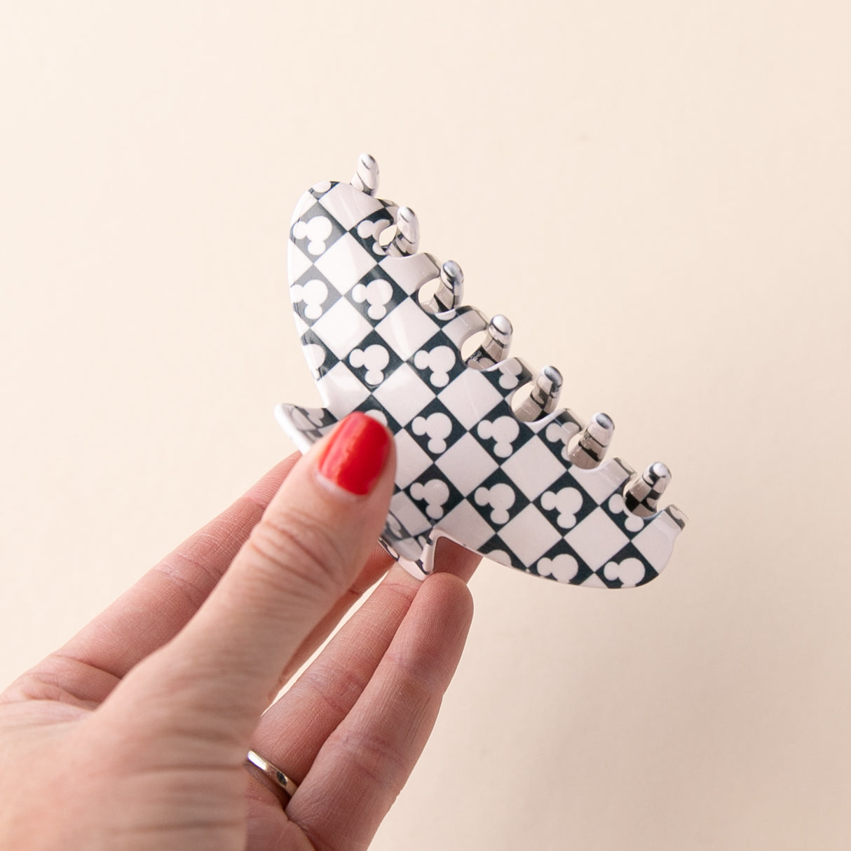 Magic Kingdom | Claw Clip