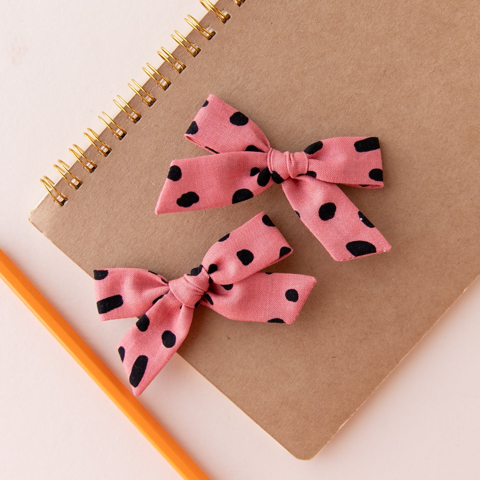 Spotted | Hand-tied Bow