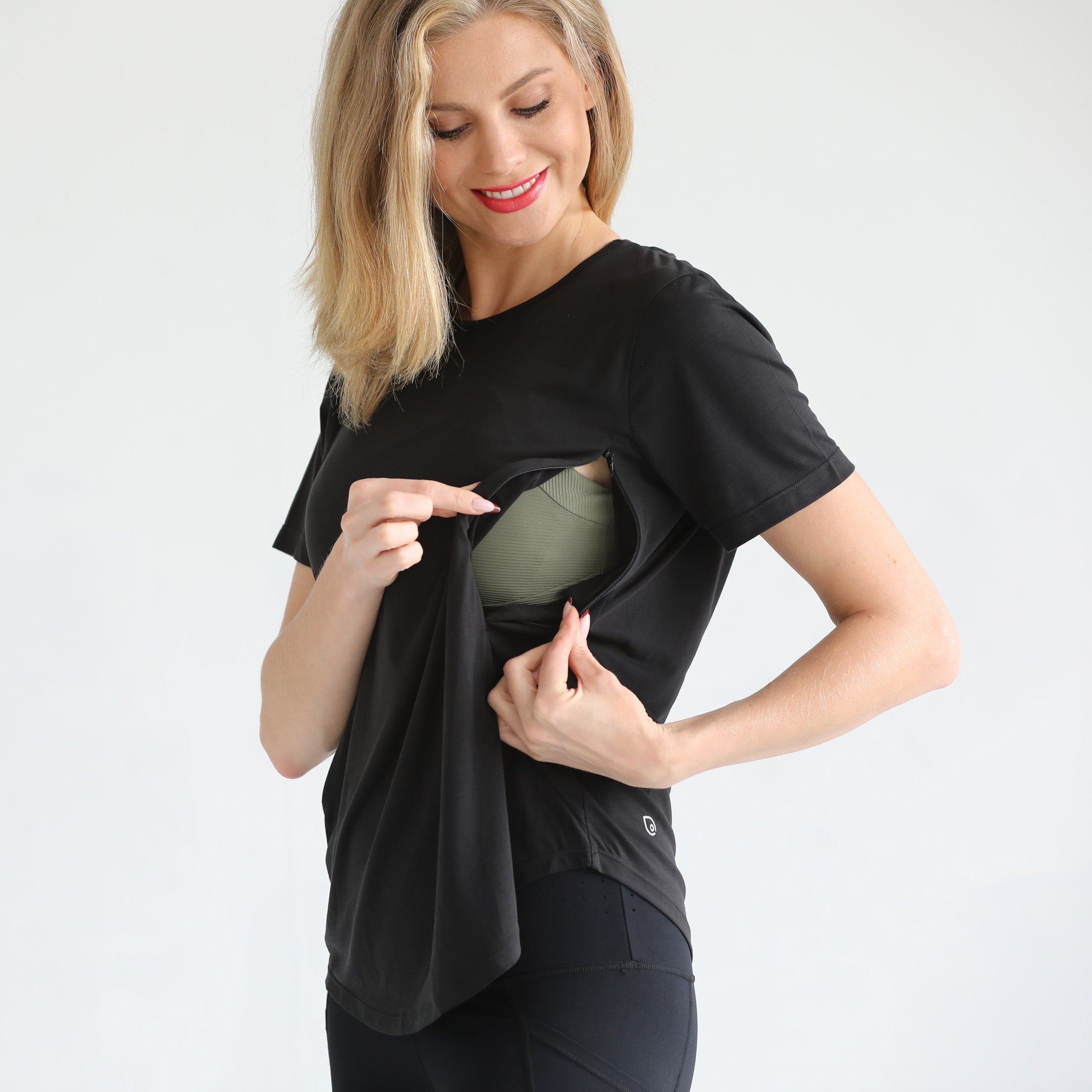 Harper Cross Back Short Sleeve Nursing Tee (noir)