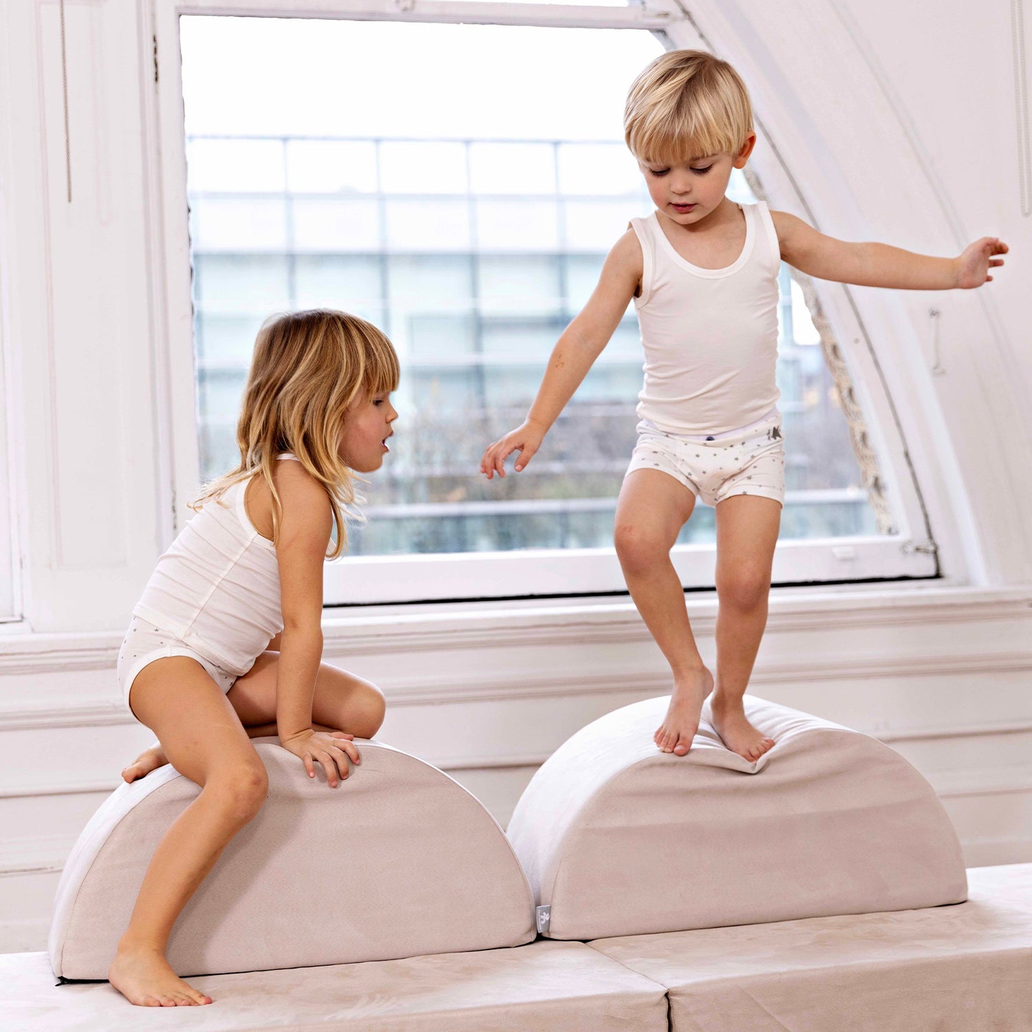 Button Collection, Girl (3 Tanks)