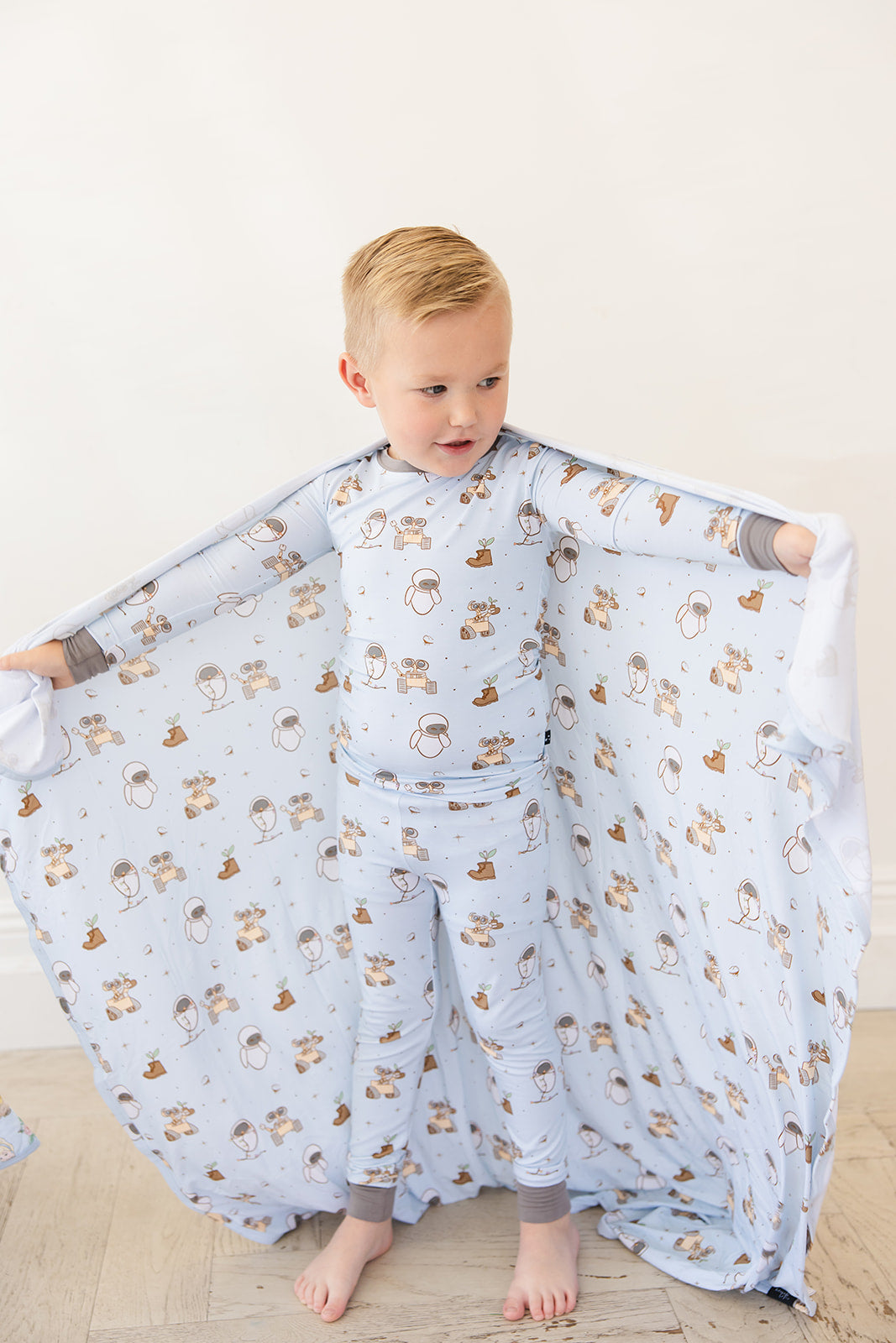 Trash Planet - Lightweight Blanket