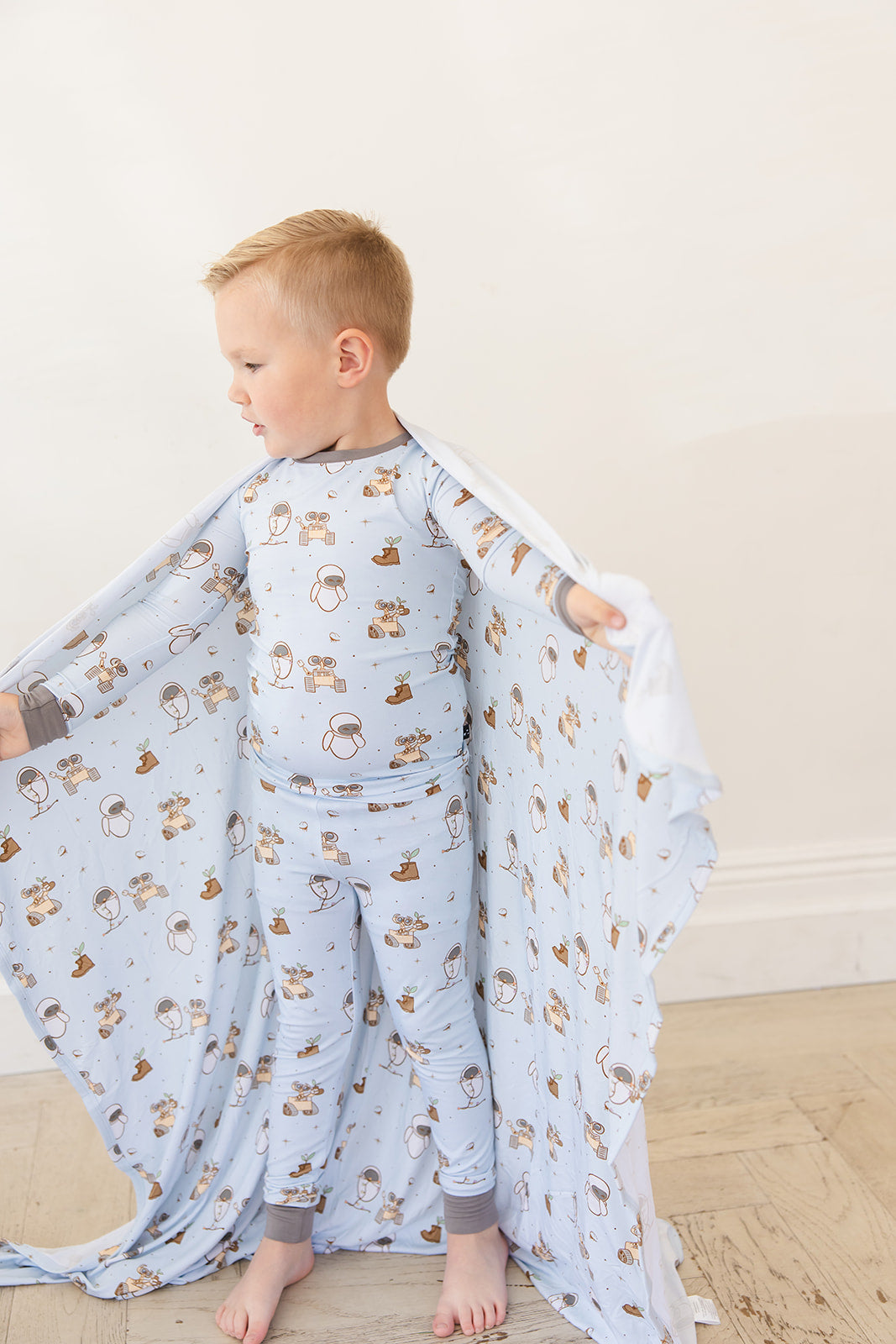 Trash Planet - Lightweight Blanket