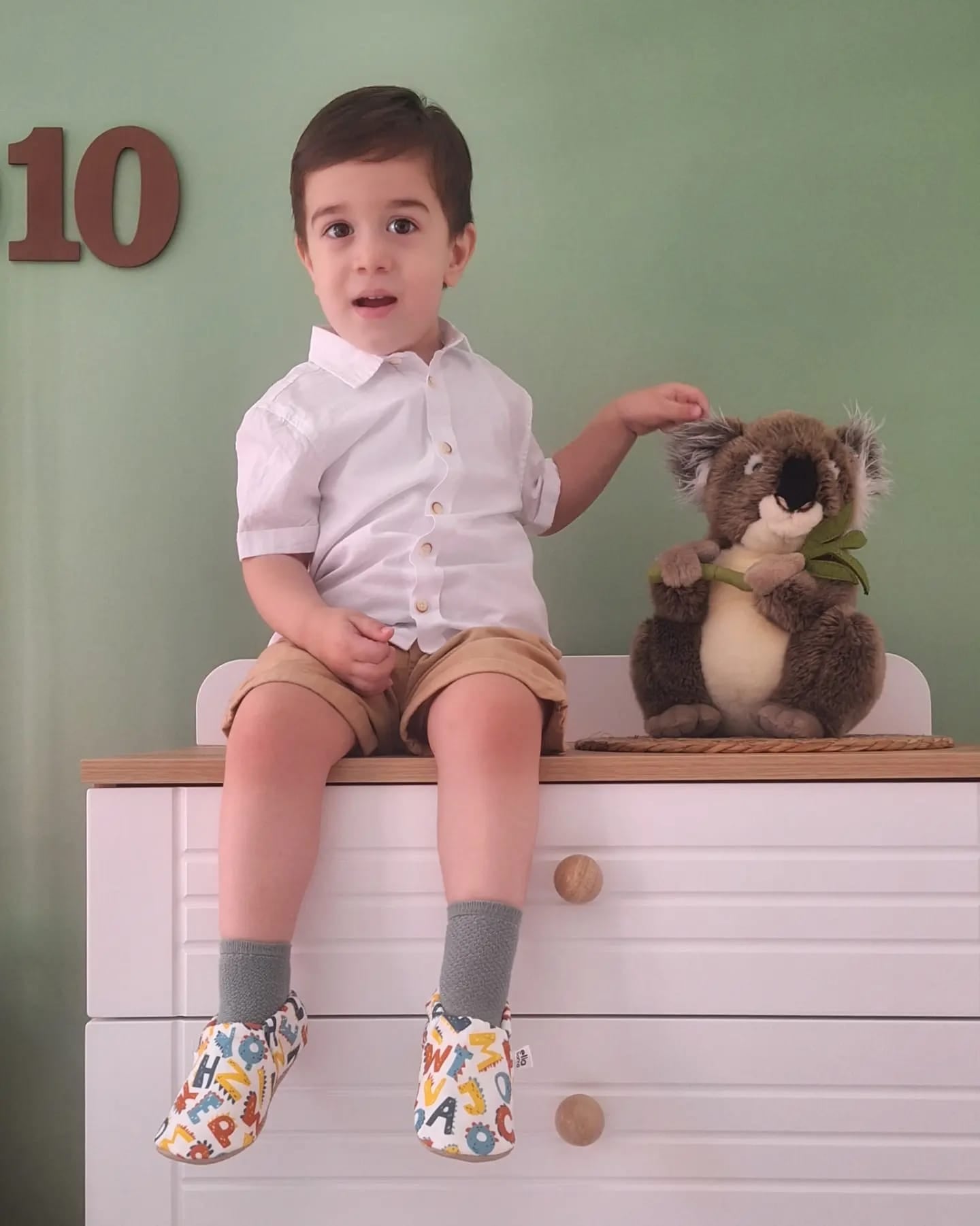 Moccasins, Slippers, Alfabet