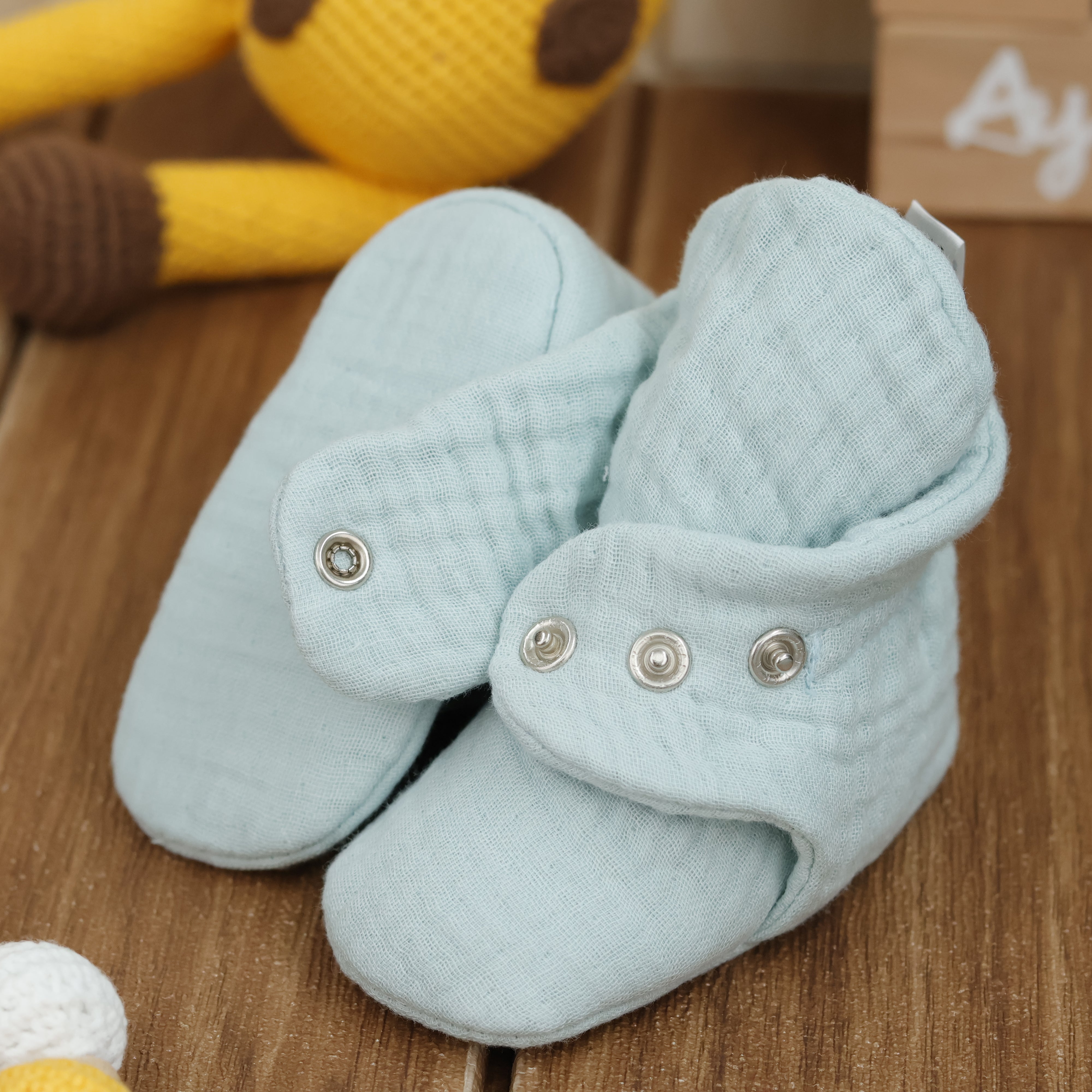 Muslin Stay On Baby Booties Mint