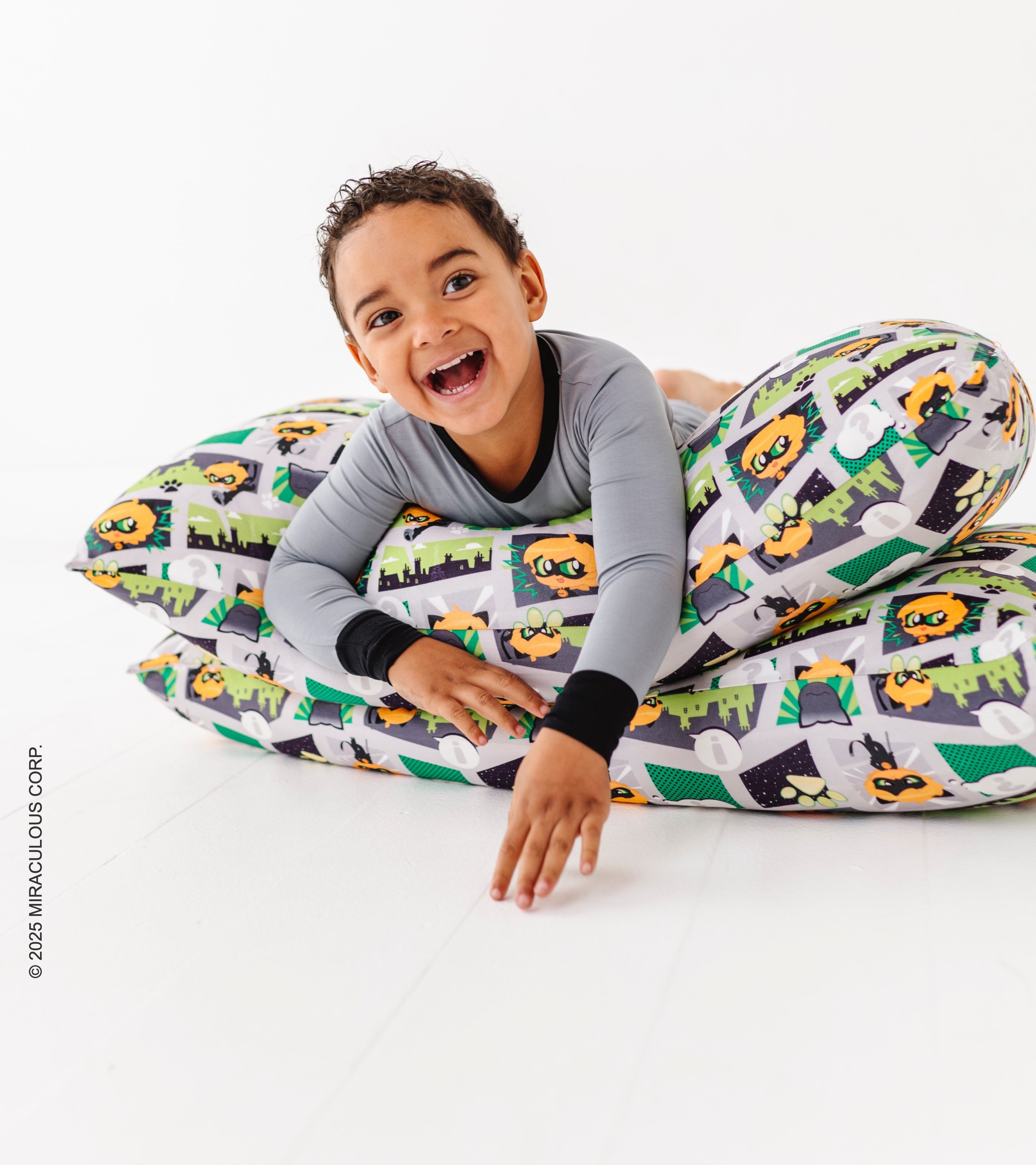 Miraculous™ Chibi Zipper Pillowcase Set: Cat Noir