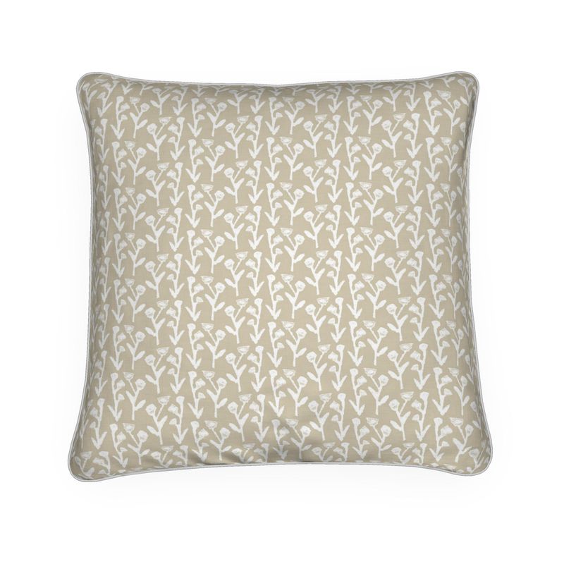 Ivy Manor Throw Pillow (oat)