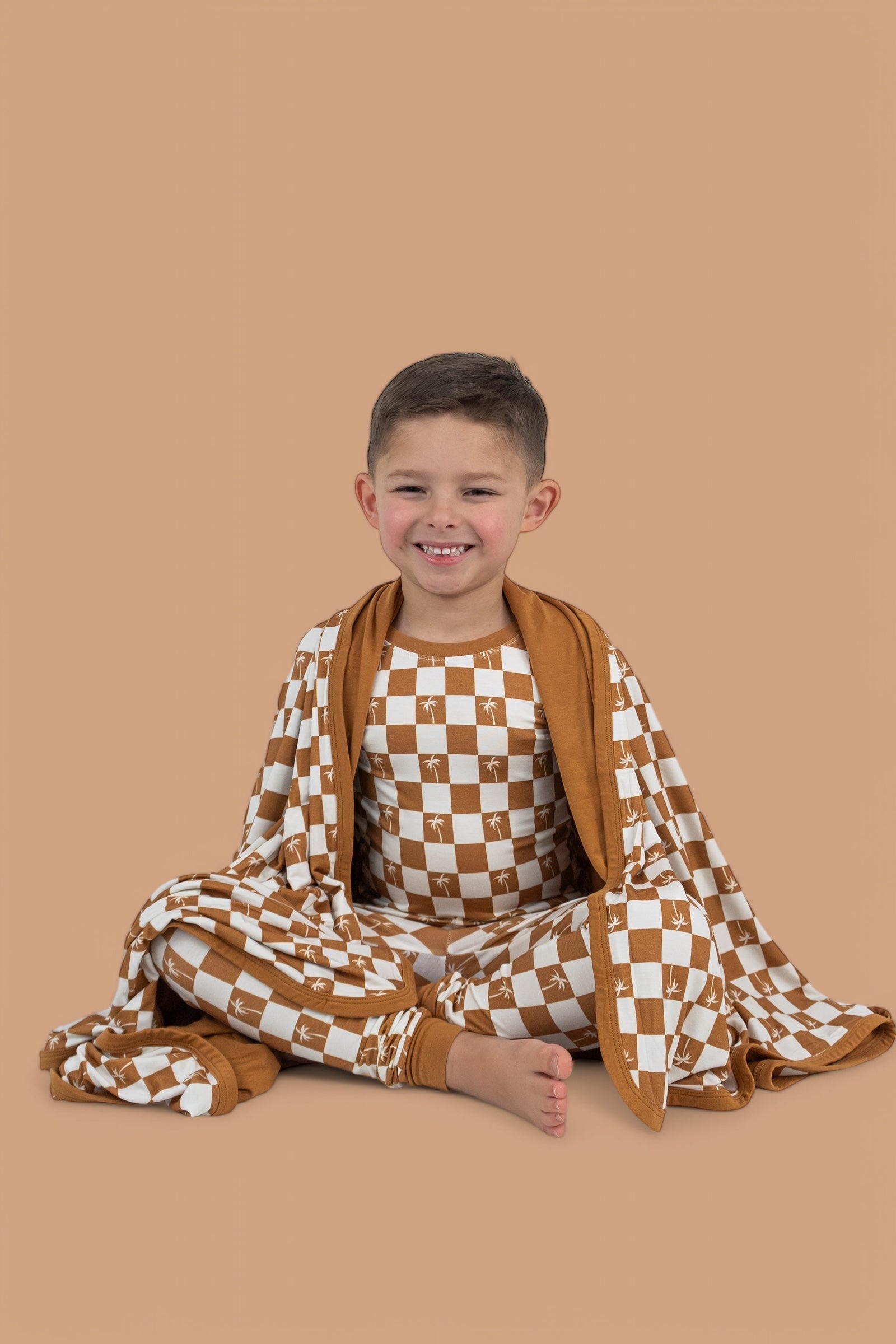 Exclusive Sandy Beach Checkers Dream Set