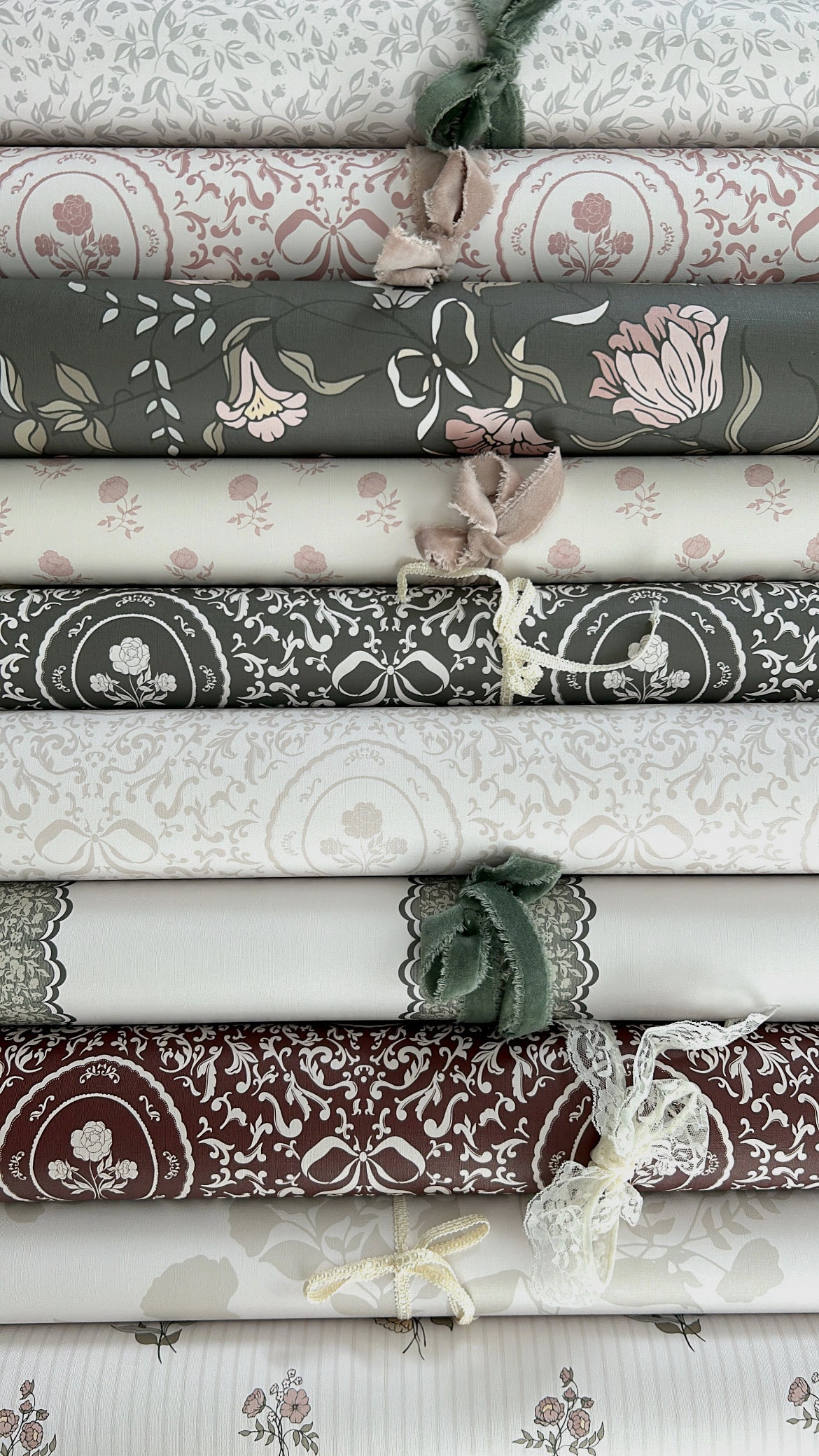 Lettie Wallpaper By Ali Anni