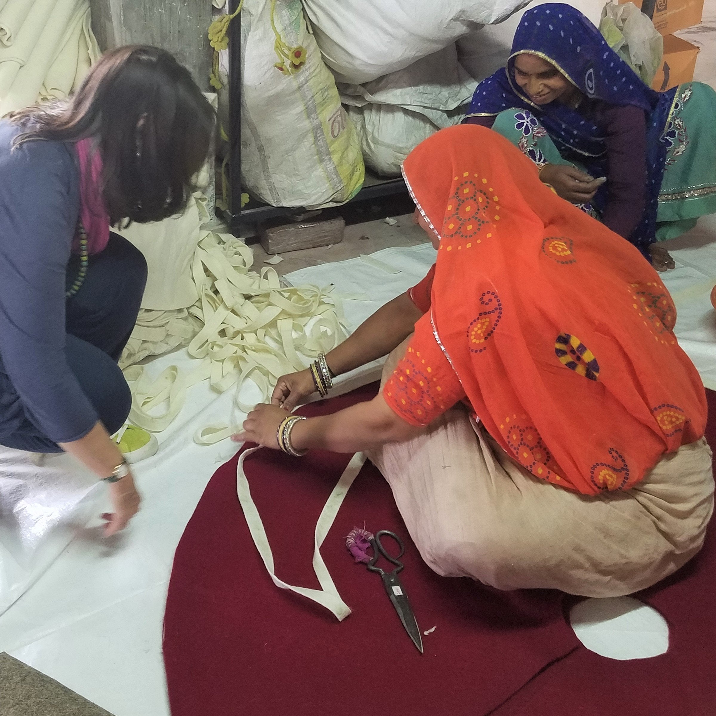 72" Handmade Christmas Tree Skirt In Felt - Pom Poms On Red