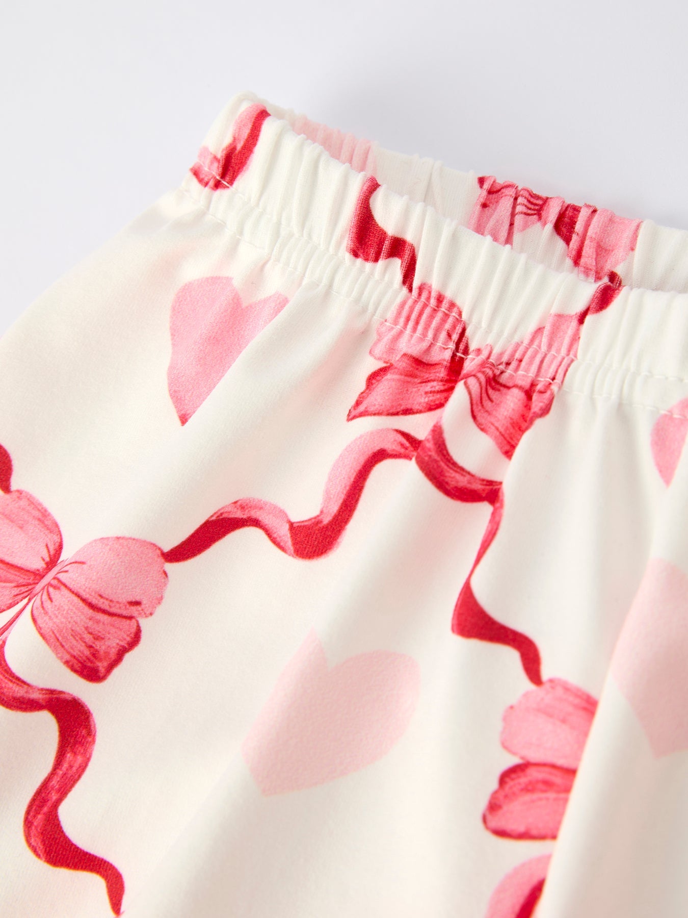 Valentine’s Day Girl Set With Heart Print And Red Ruffle Details