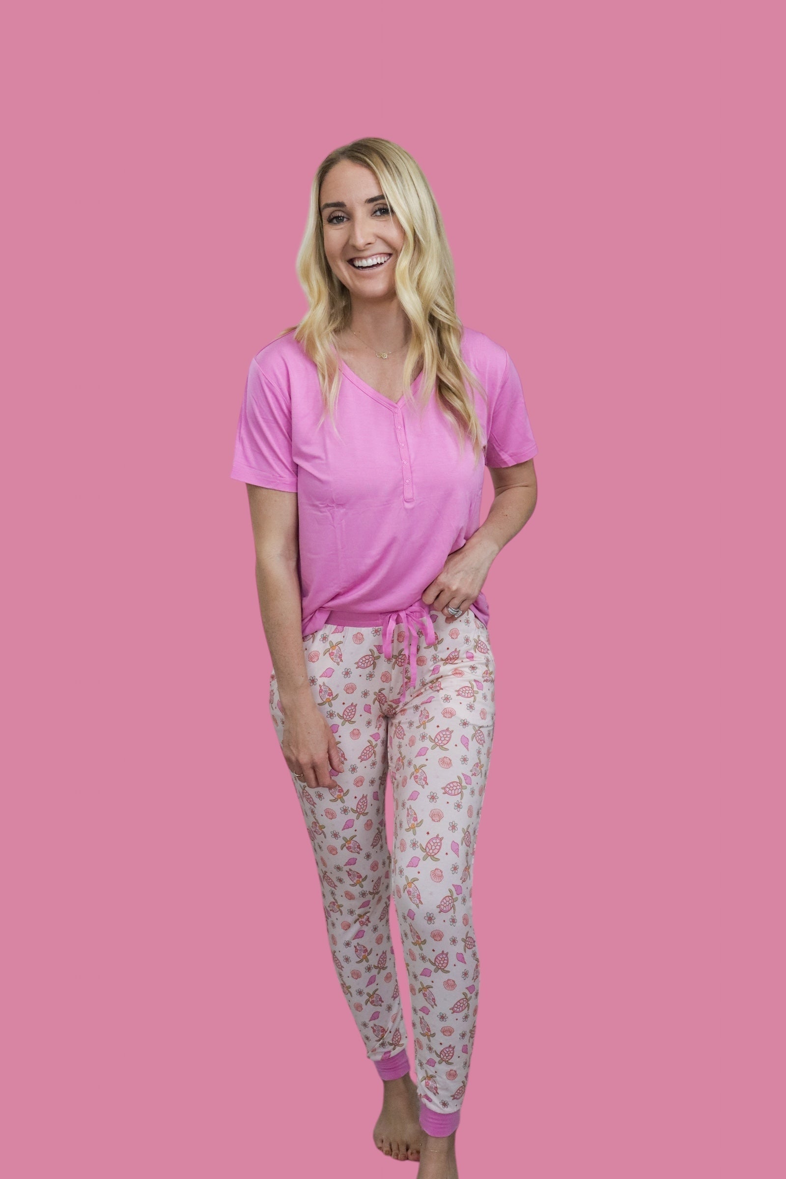 Exclusive Love Your Shell Women’s Jogger Dream Set
