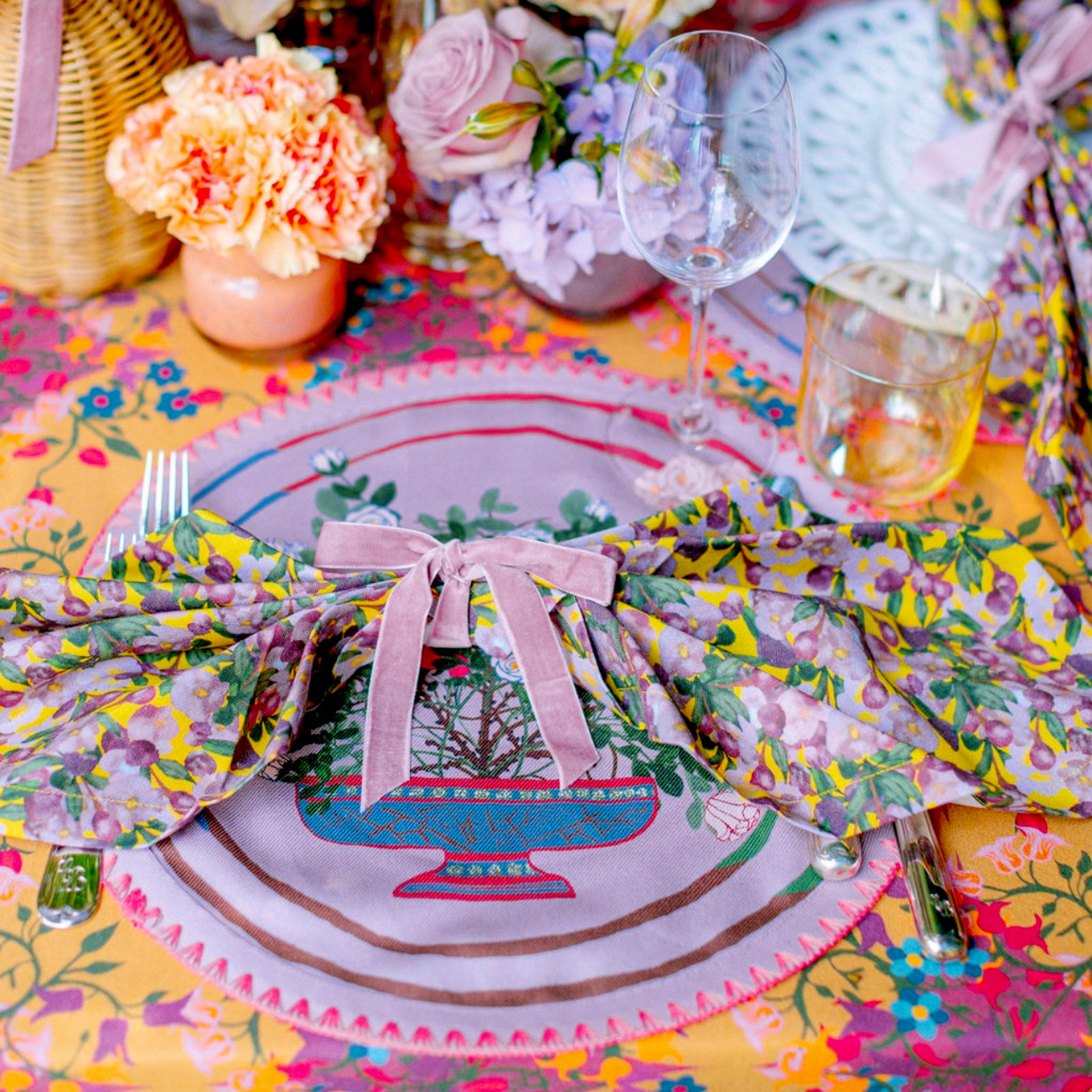 6 Napkins Romance Is Dead Yellow