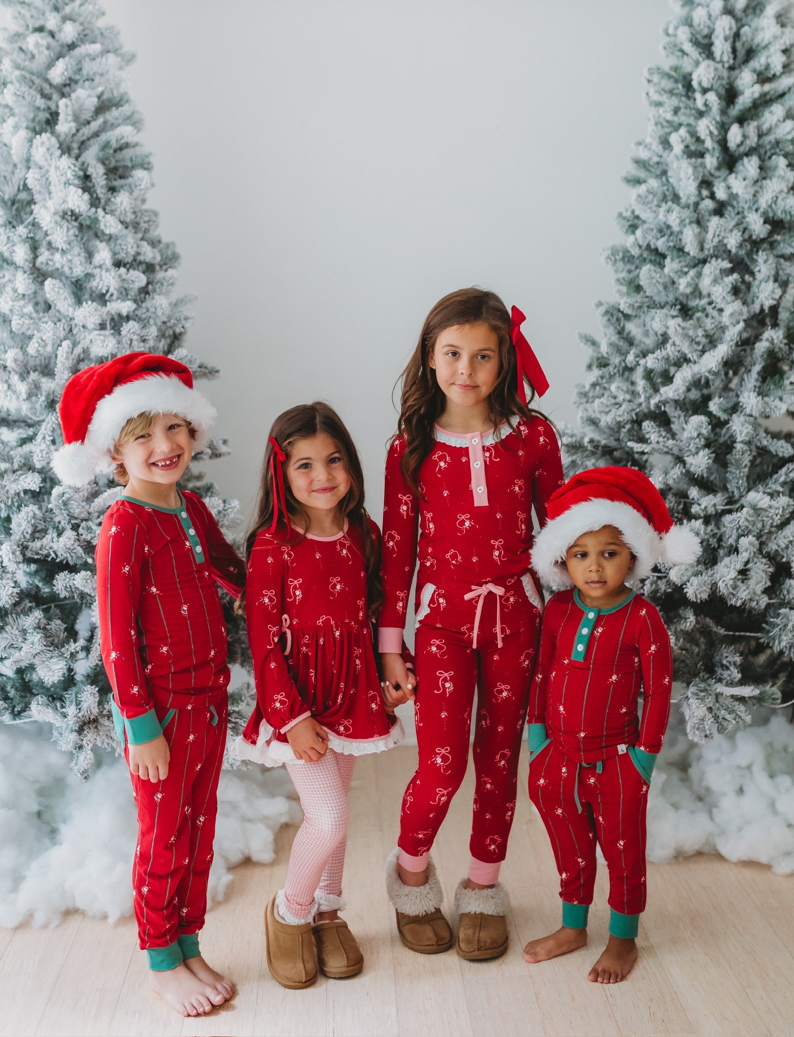 *preorder* Santa's Sleigh Bows Tunic Comfort Set