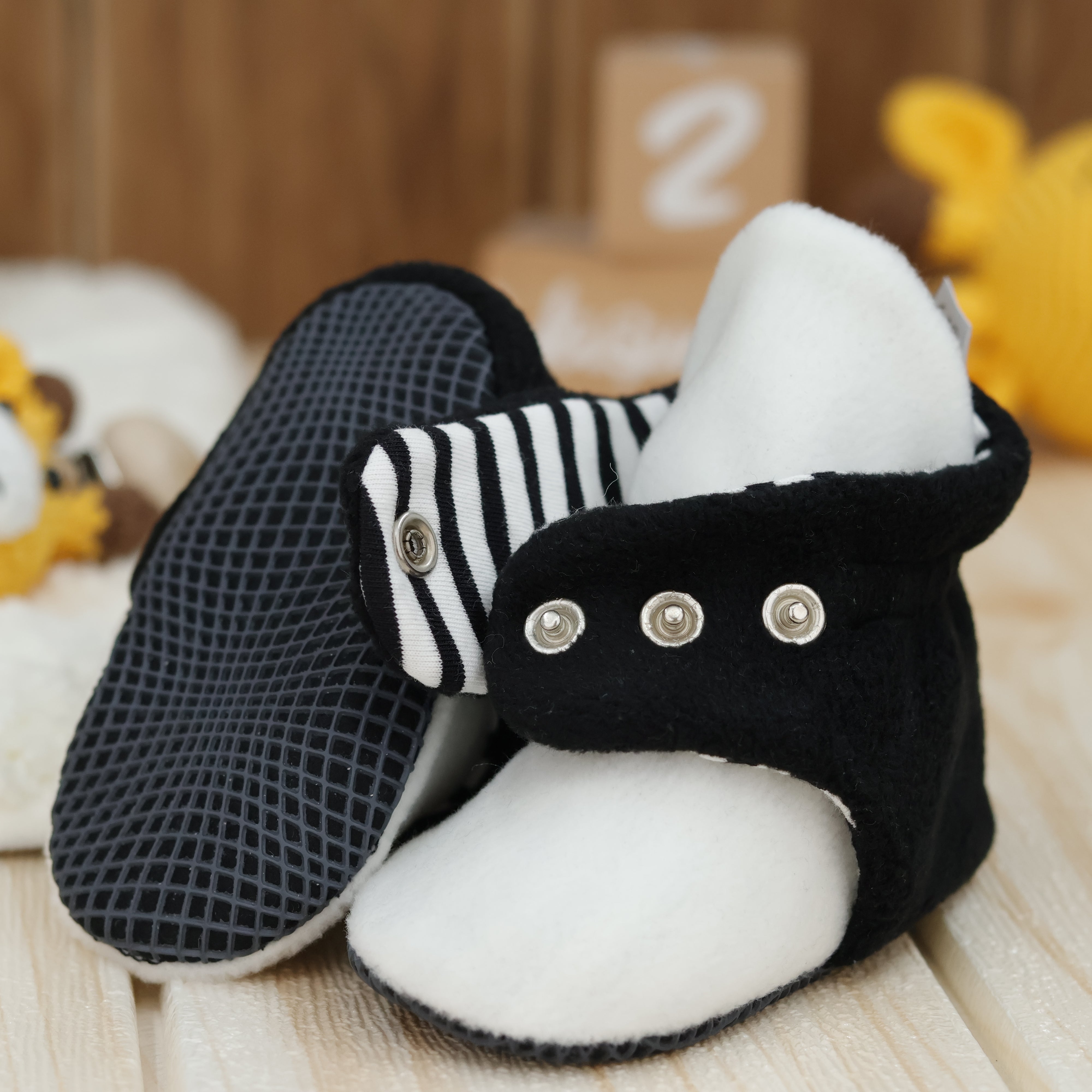Anti-slip Sole, Fleece Baby Booties, Newborn Home Booties, Sweat Proof Organic Cotton Lining, Black White