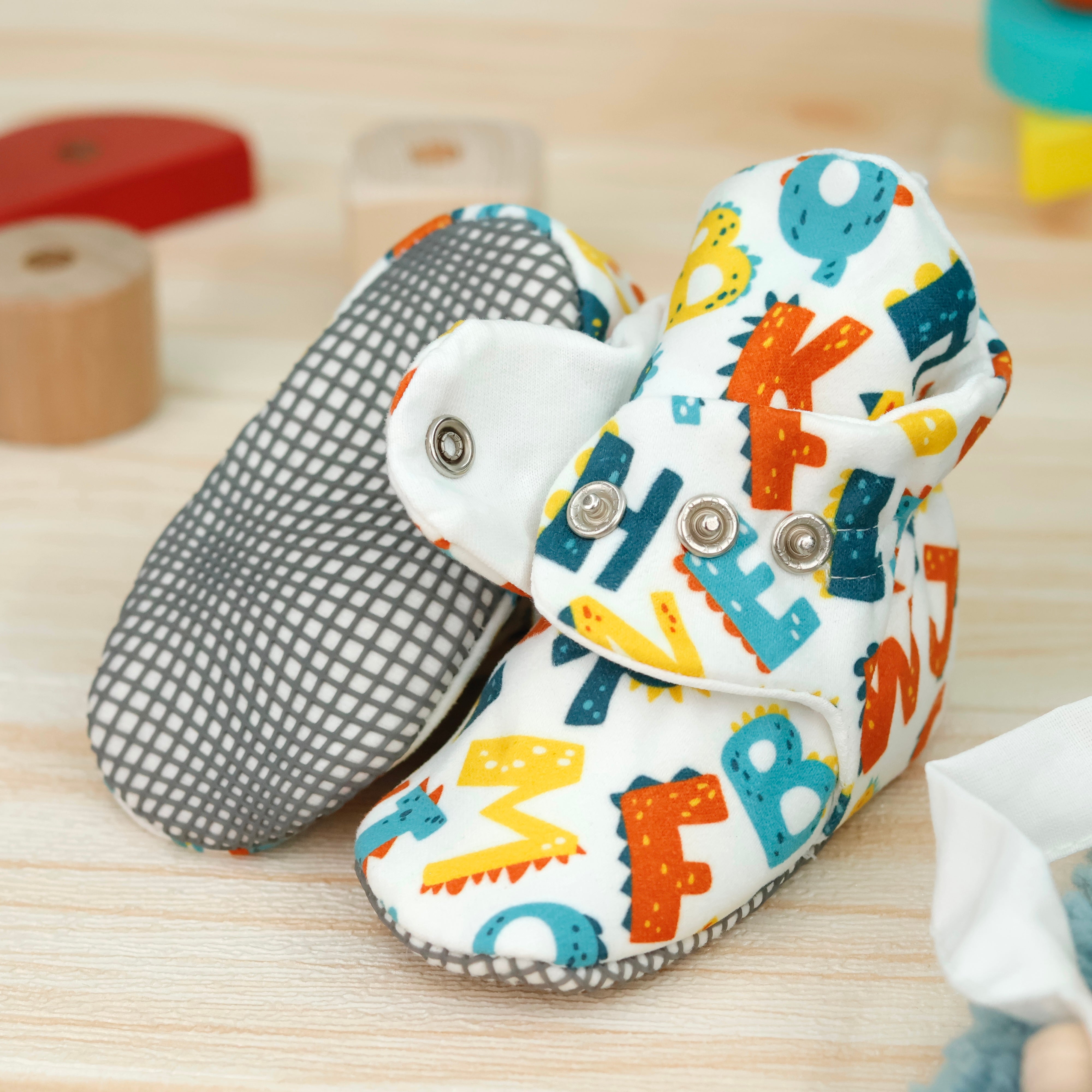 Organic Cotton Baby Booties, Non-slip Sole, Cotton Newborn Booties Home Nursery Shoes, Alphabet
