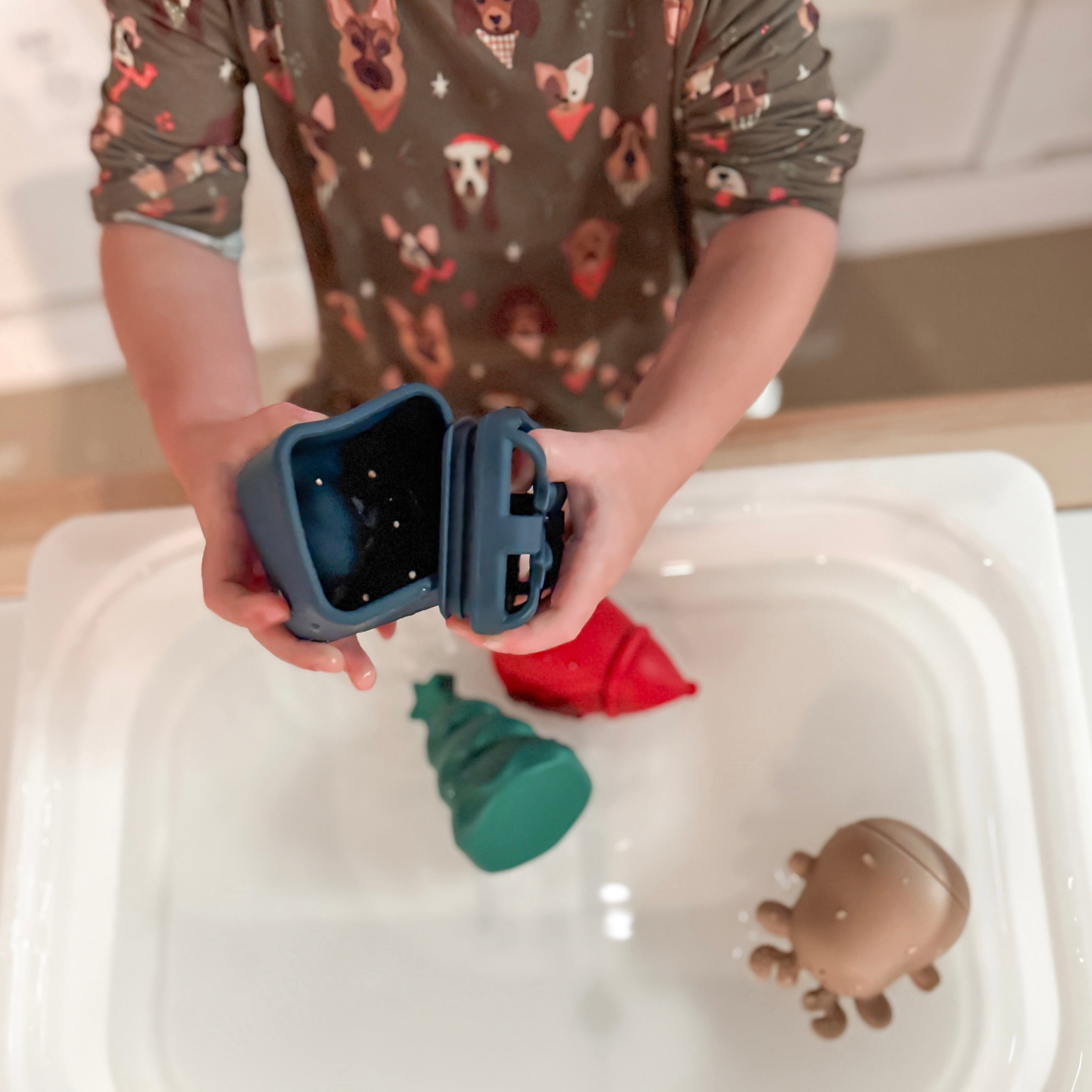 Holly Jolly Bath Toys