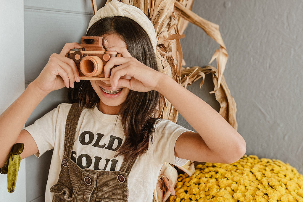 35mm Vintage Style Wooden Toy Camera - Walnut