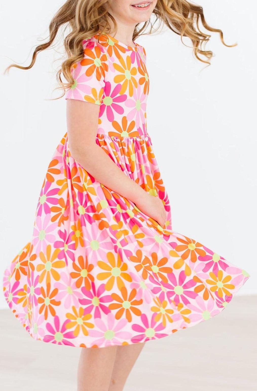 Retro Daisies S/s Pocket Twirl Dress