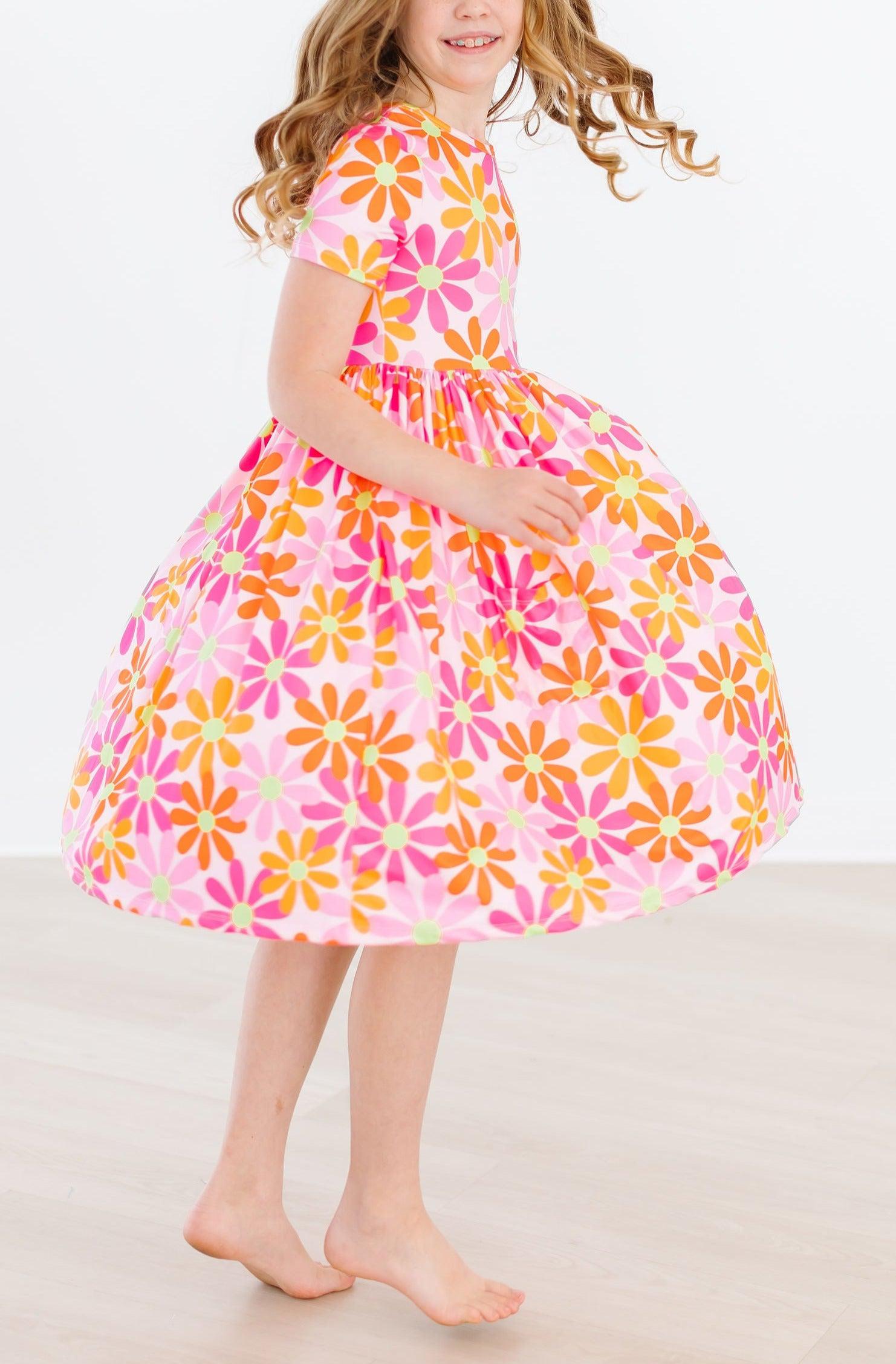 Retro Daisies S/s Pocket Twirl Dress