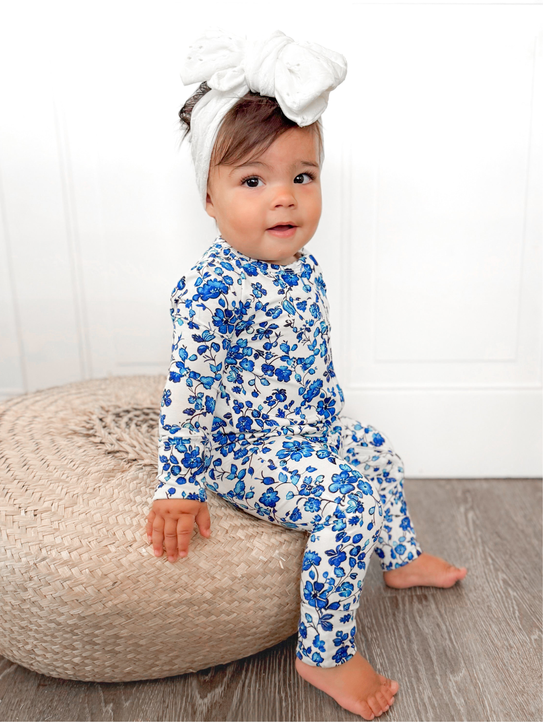 Dainty Blue Bamboo Zip