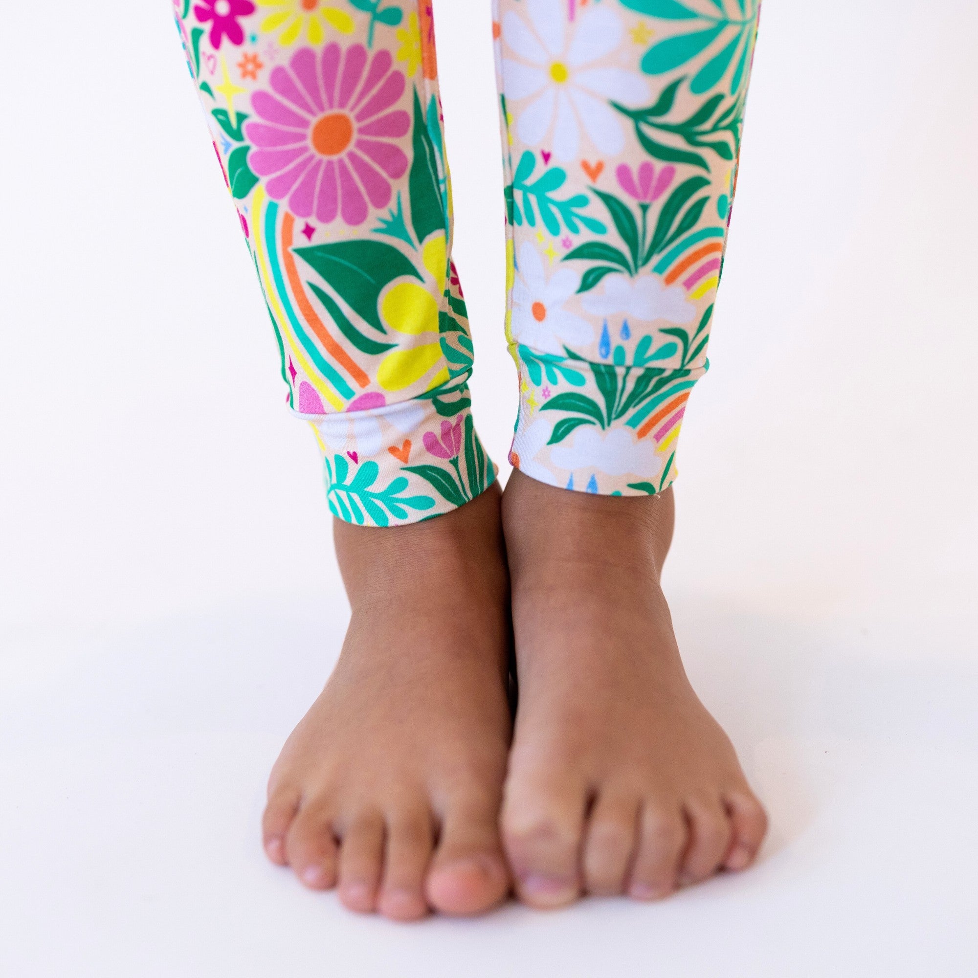 The Second-skin 2-piece Short Sleeve Pajama | Rainbow Daisy Babe