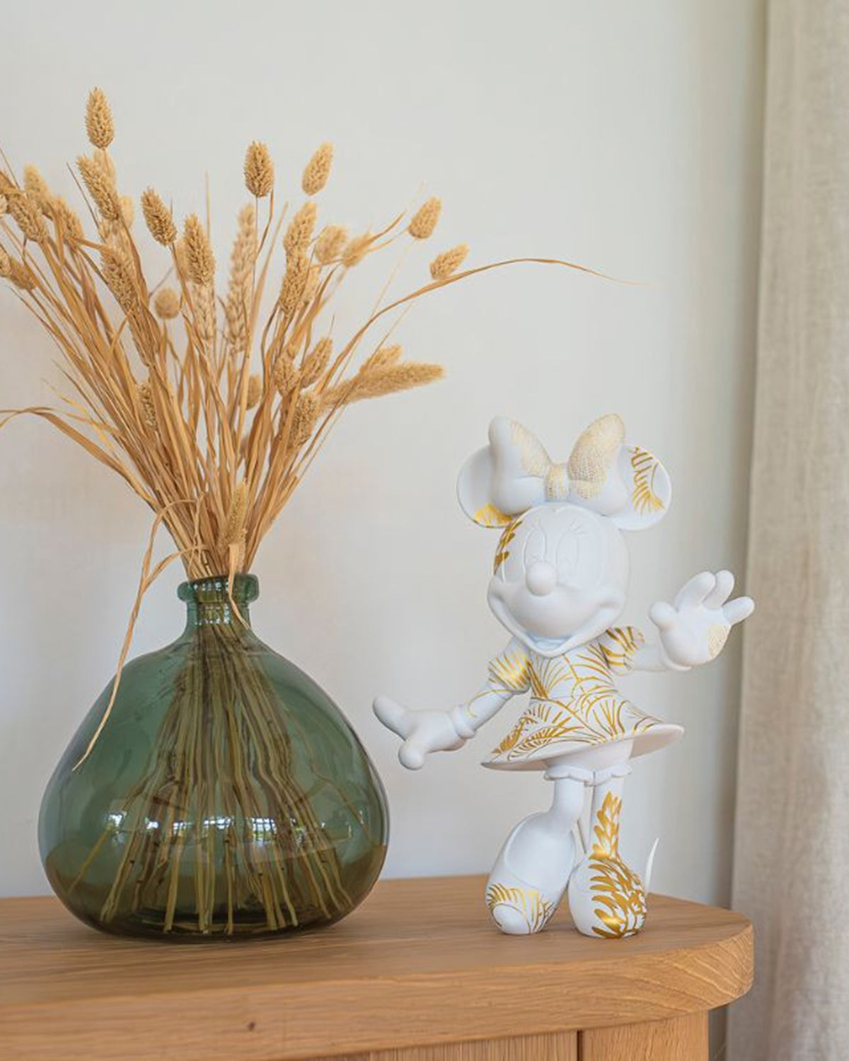 Minnie Mouse Star Style White & Gold 12in