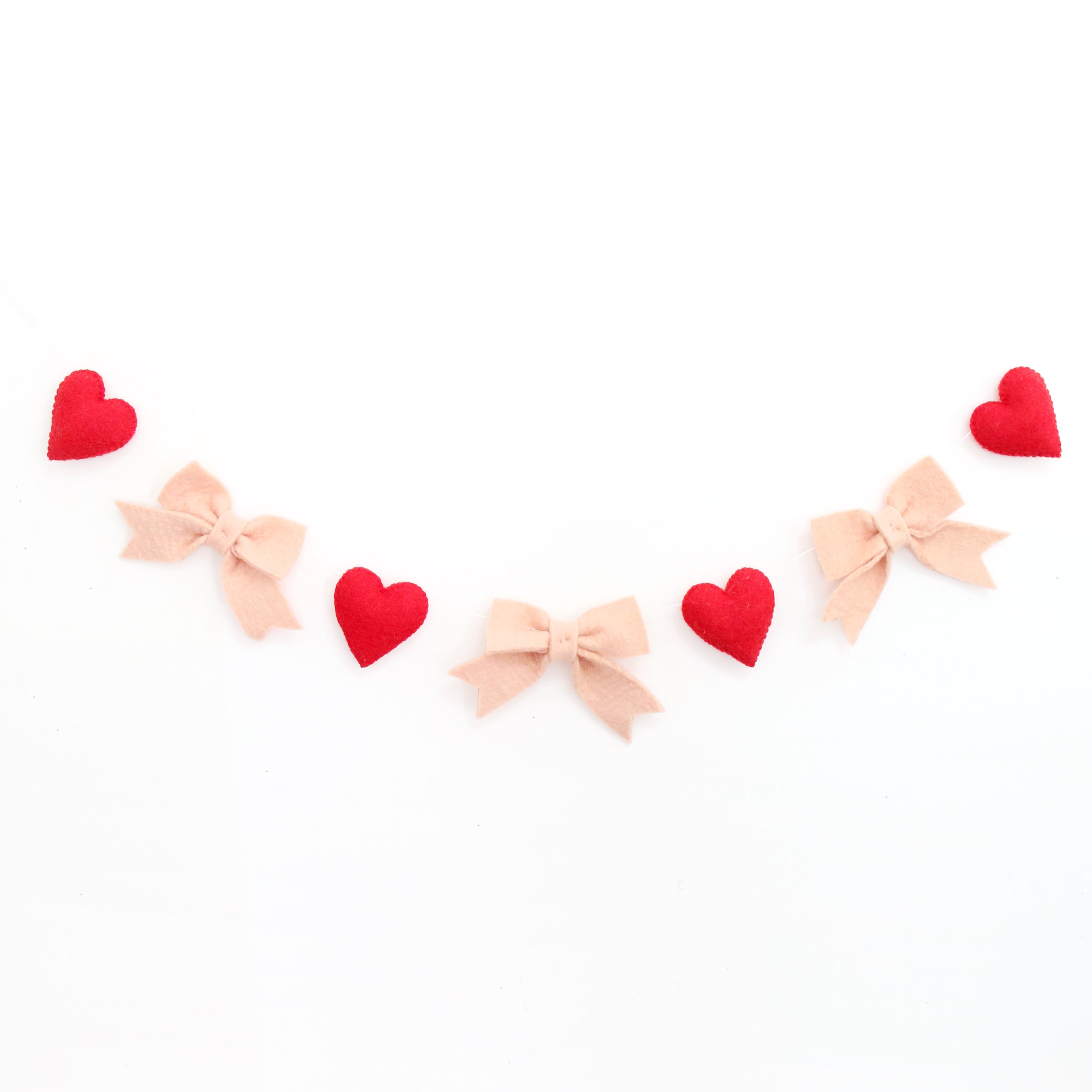 Heart And Bow Garland