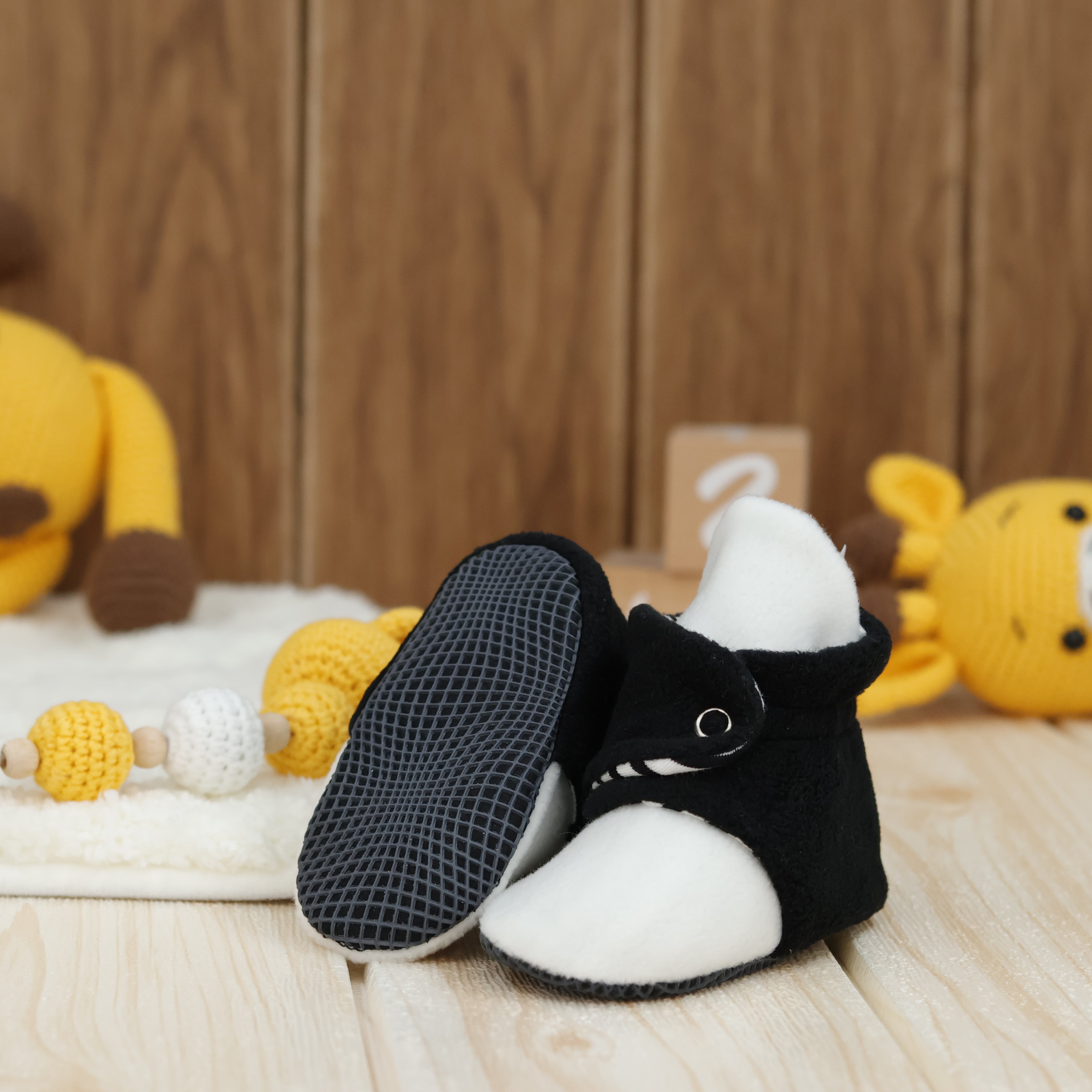 Anti-slip Sole, Fleece Baby Booties, Newborn Home Booties, Sweat Proof Organic Cotton Lining, Black White