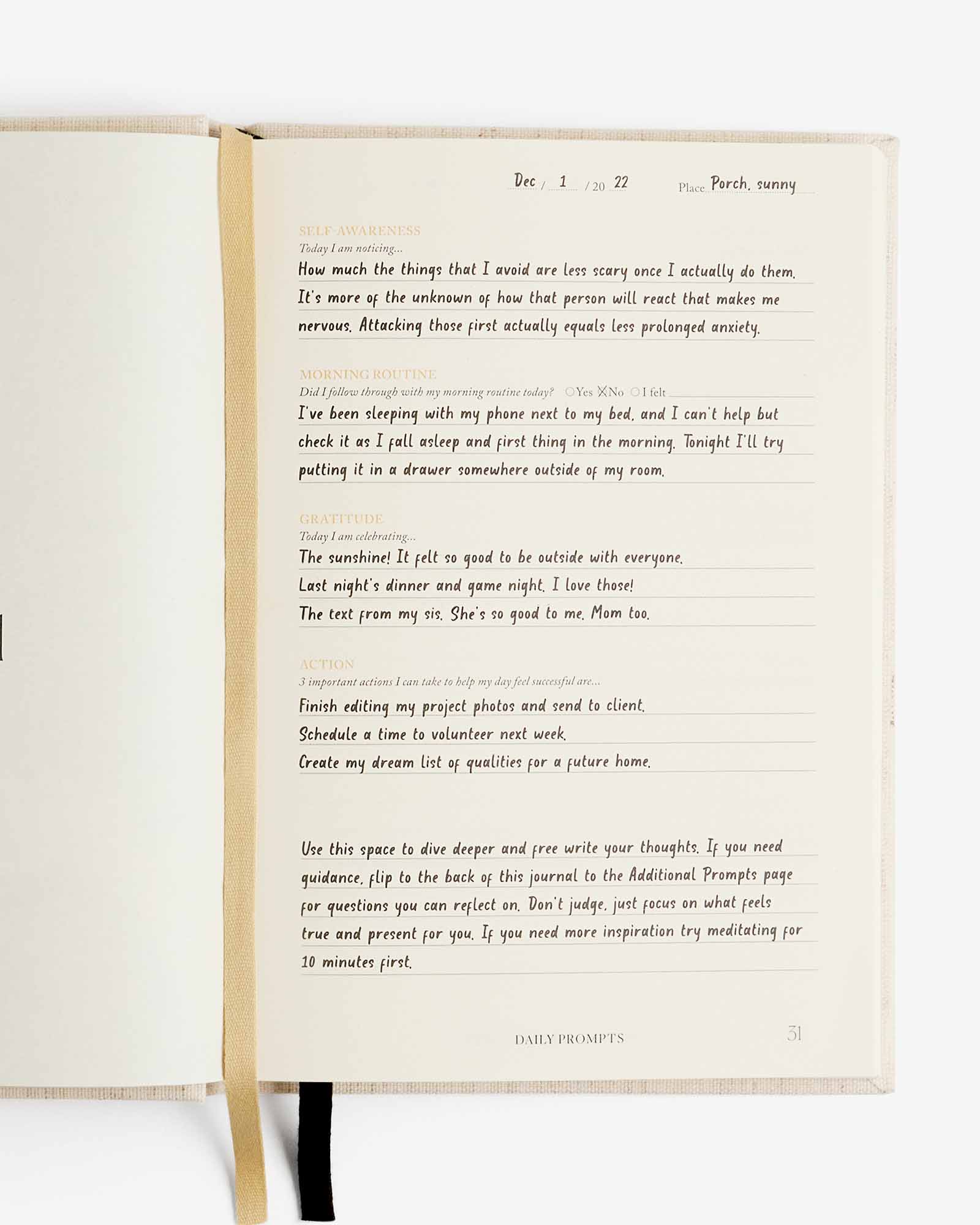 Notes to mindfulness journal for self-awareness, self-reflection, and mindfulness. In collaboration with Intelligent Change and Chelsea Kauai. Guided gratitude journal.