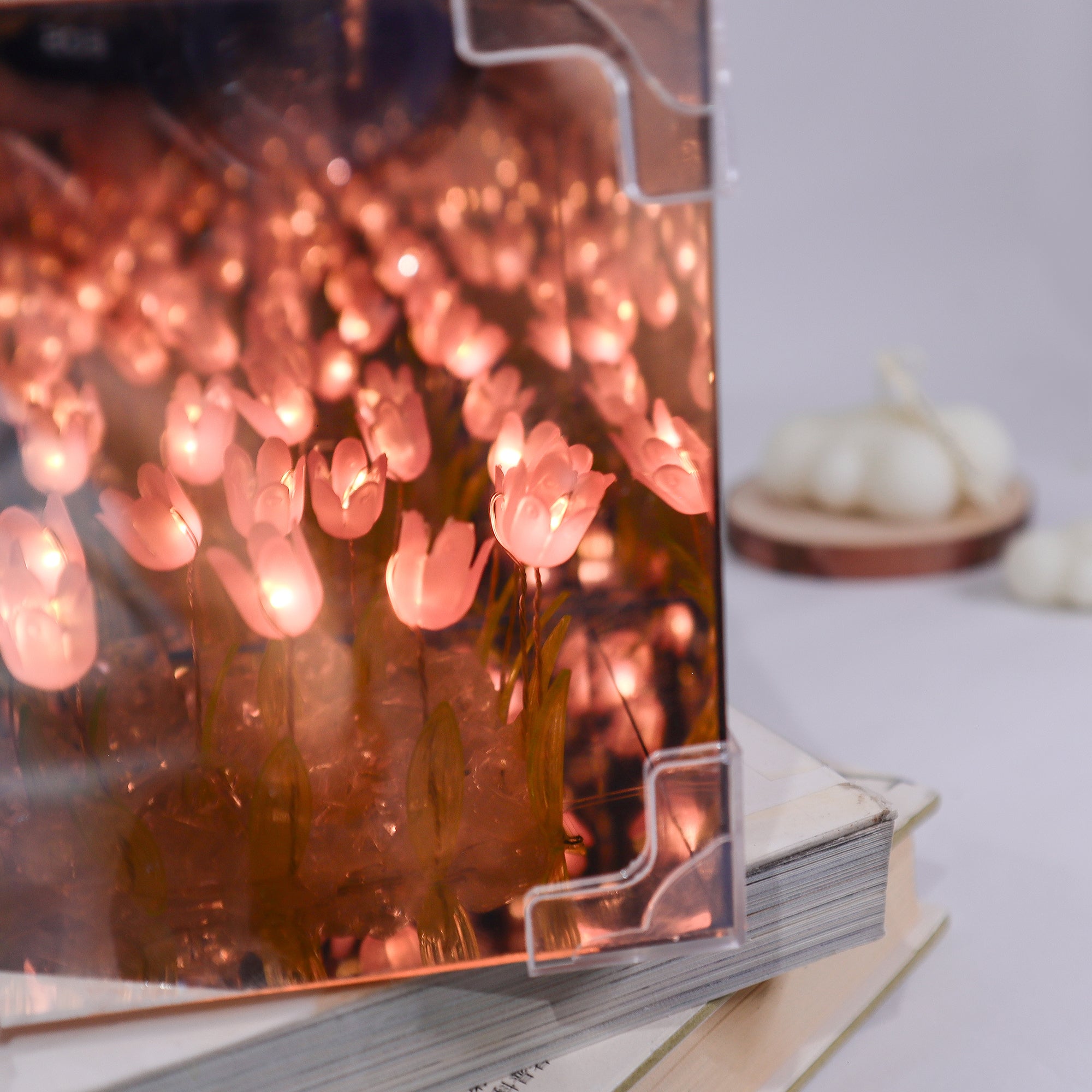 Tulip Mirror Led Night Light - Pink