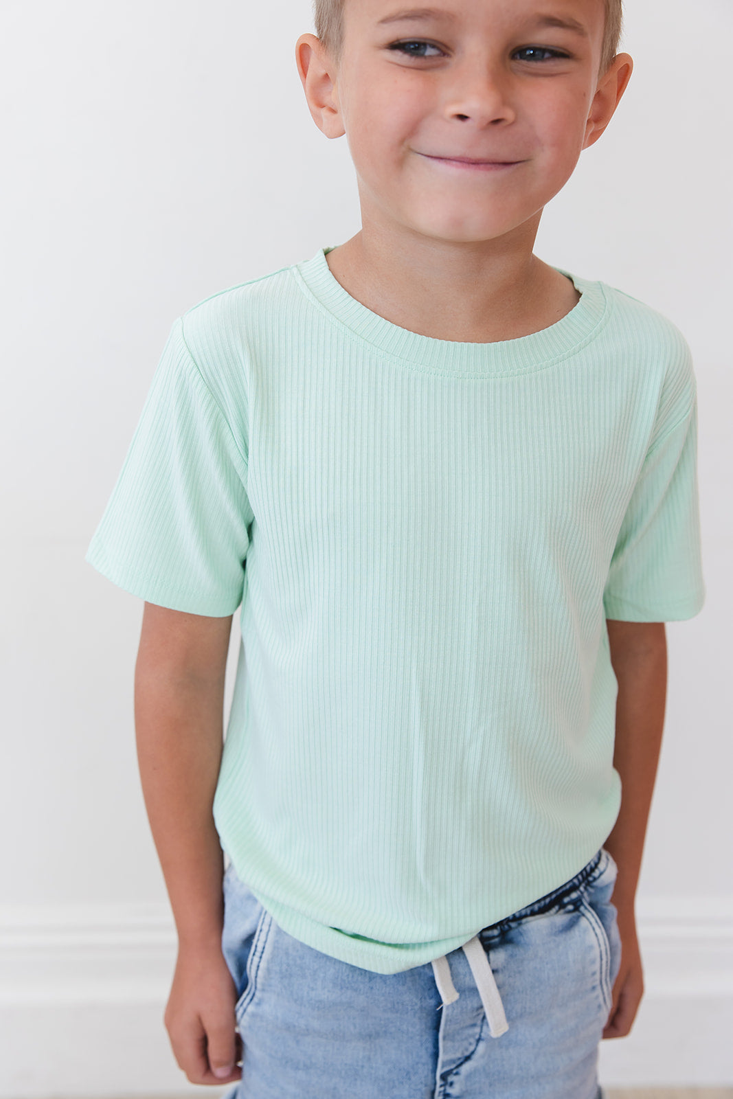 (solid, Ribbed) Lion Around - Everyday Tee