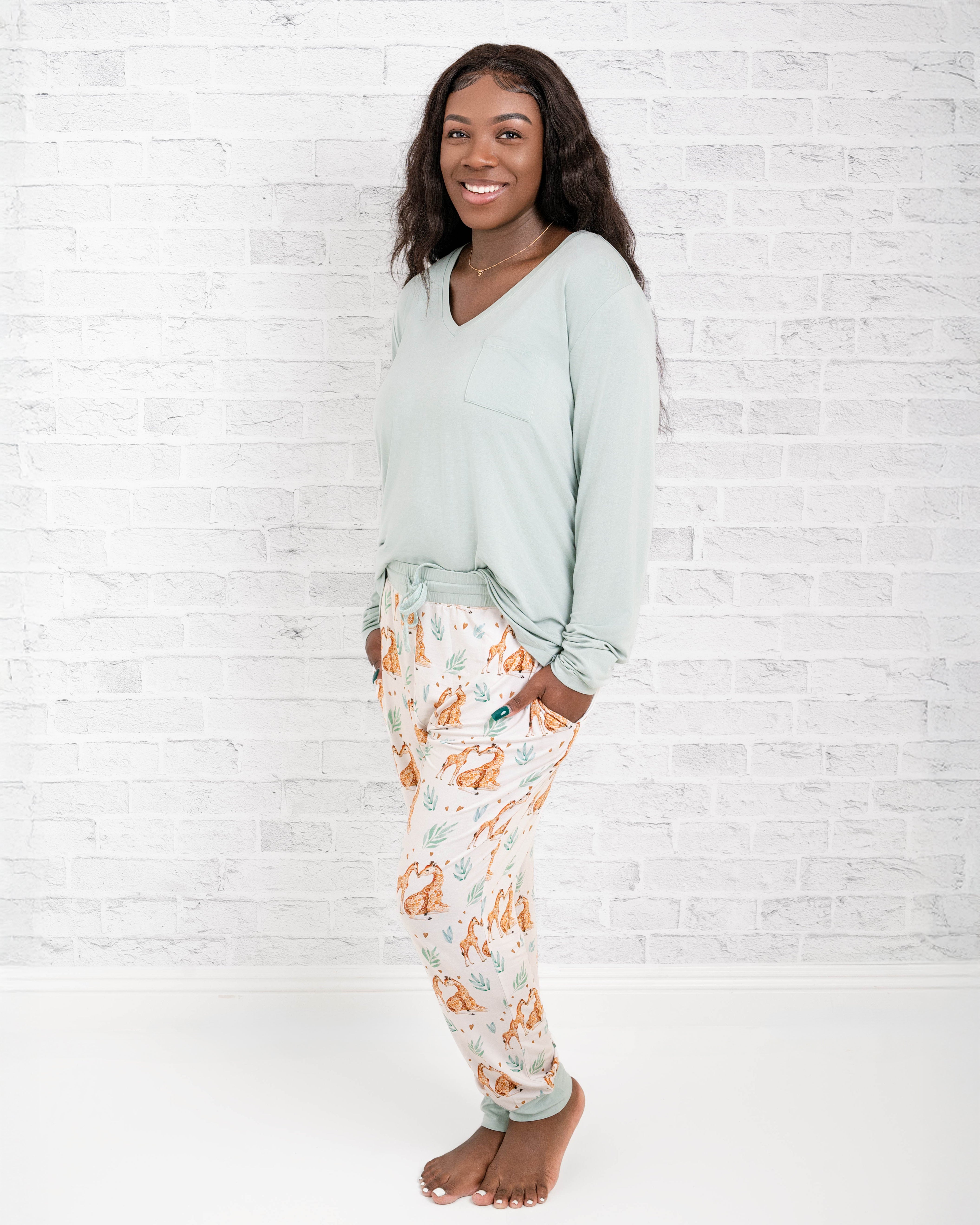 Mother's Love (giraffe) Women's Jogger Pants