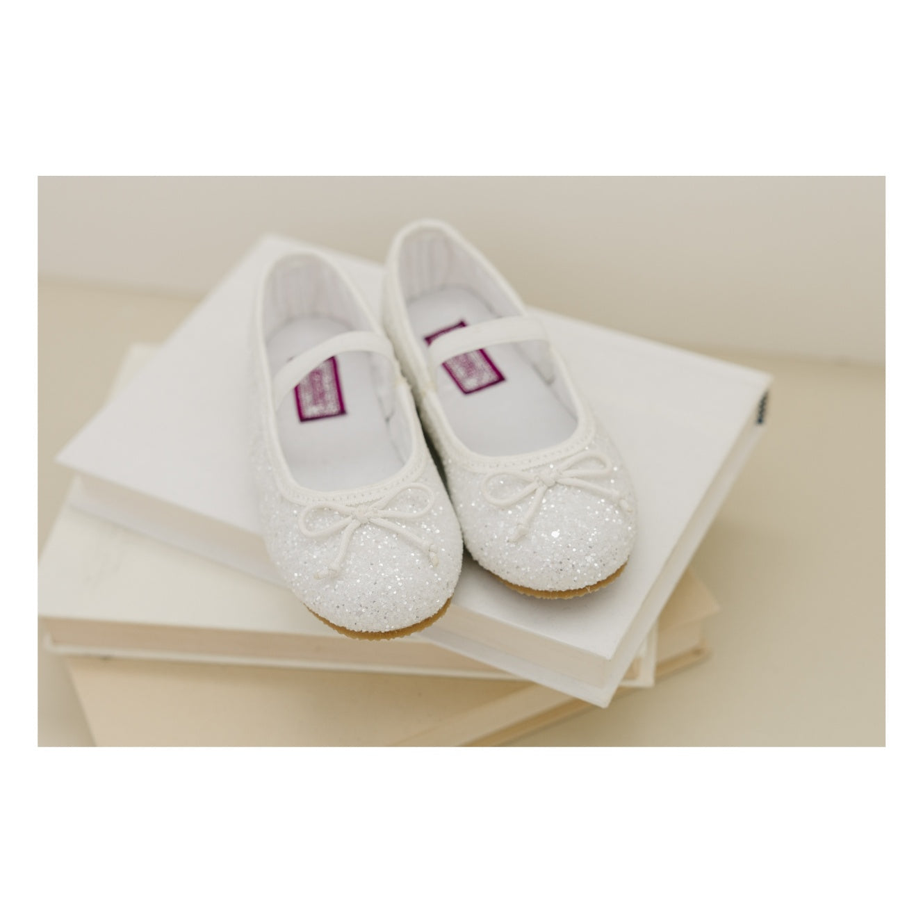 Victoria Sparkle Glitter Flat