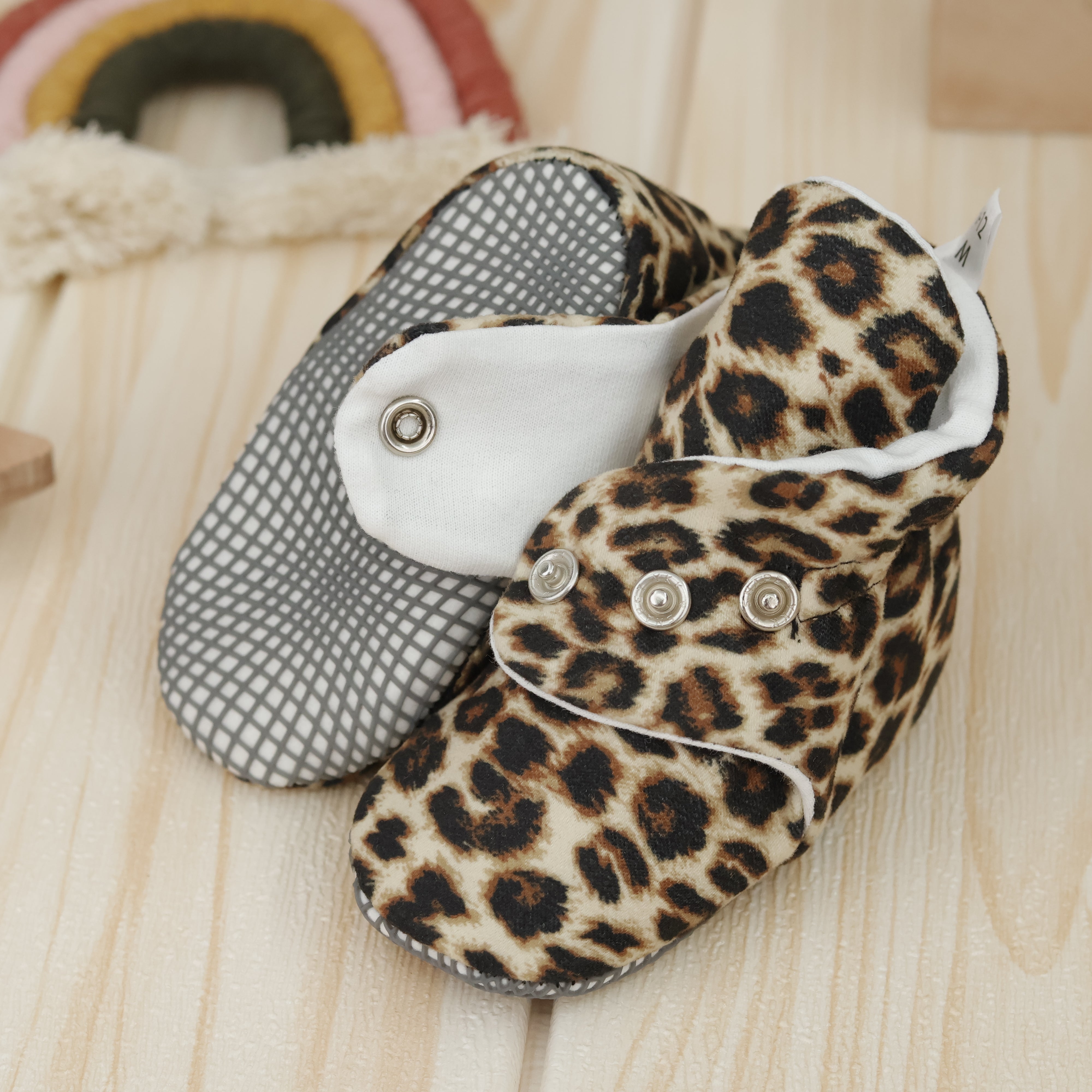 Organic Cotton Baby Booties, Non-slip Sole, Cotton Newborn Booties Home Nursery Shoes, Leopard