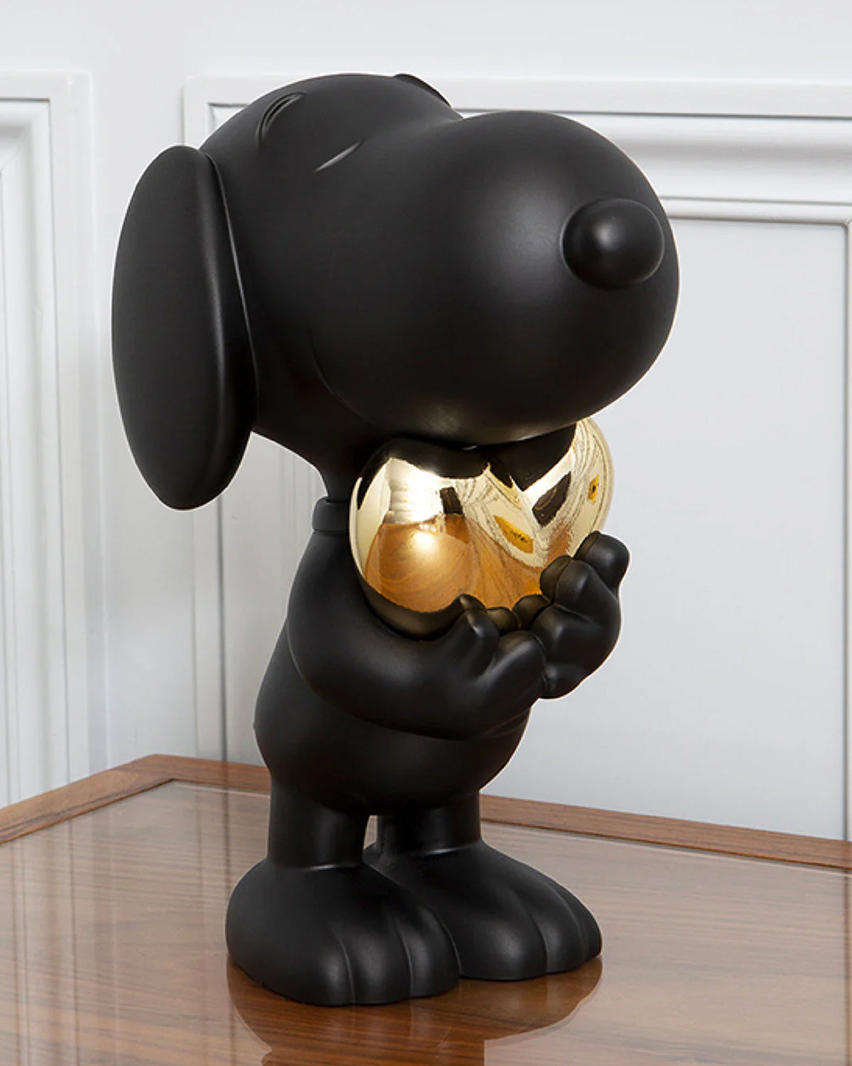 Snoopy Heart Matt Black With Chrome Gold Heart 21.5in