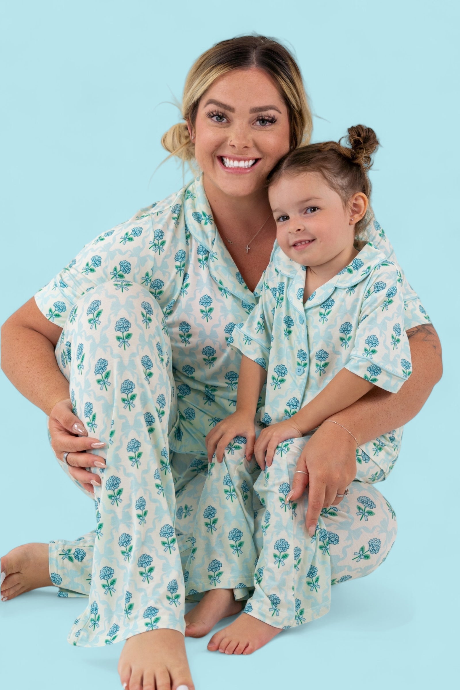 Blue Ribbon Blooms Women’s Relaxed Flare Dream Set