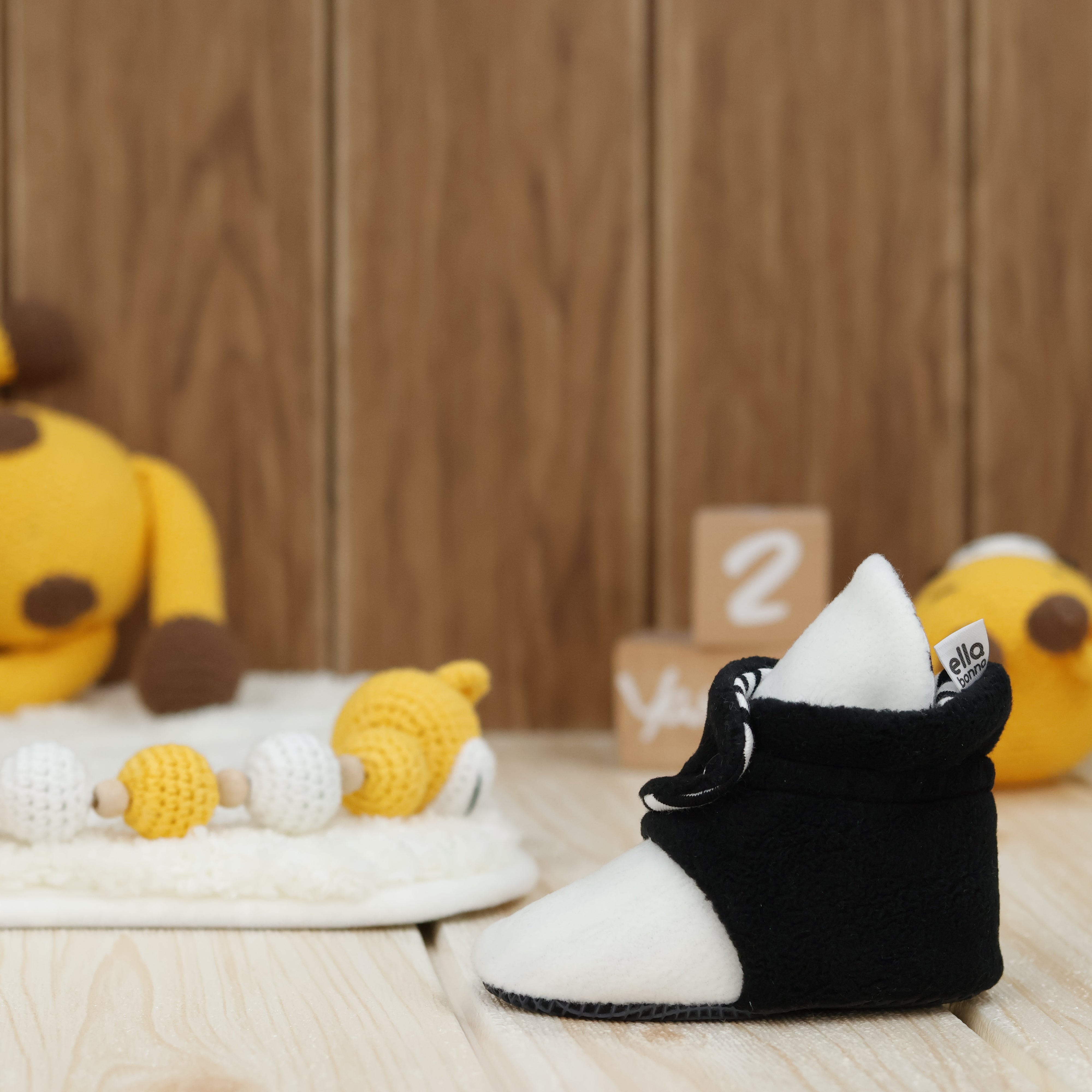 Anti-slip Sole, Fleece Baby Booties, Newborn Home Booties, Sweat Proof Organic Cotton Lining, Black White