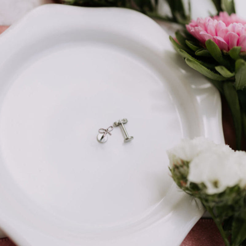 Bow Flat Back Studs