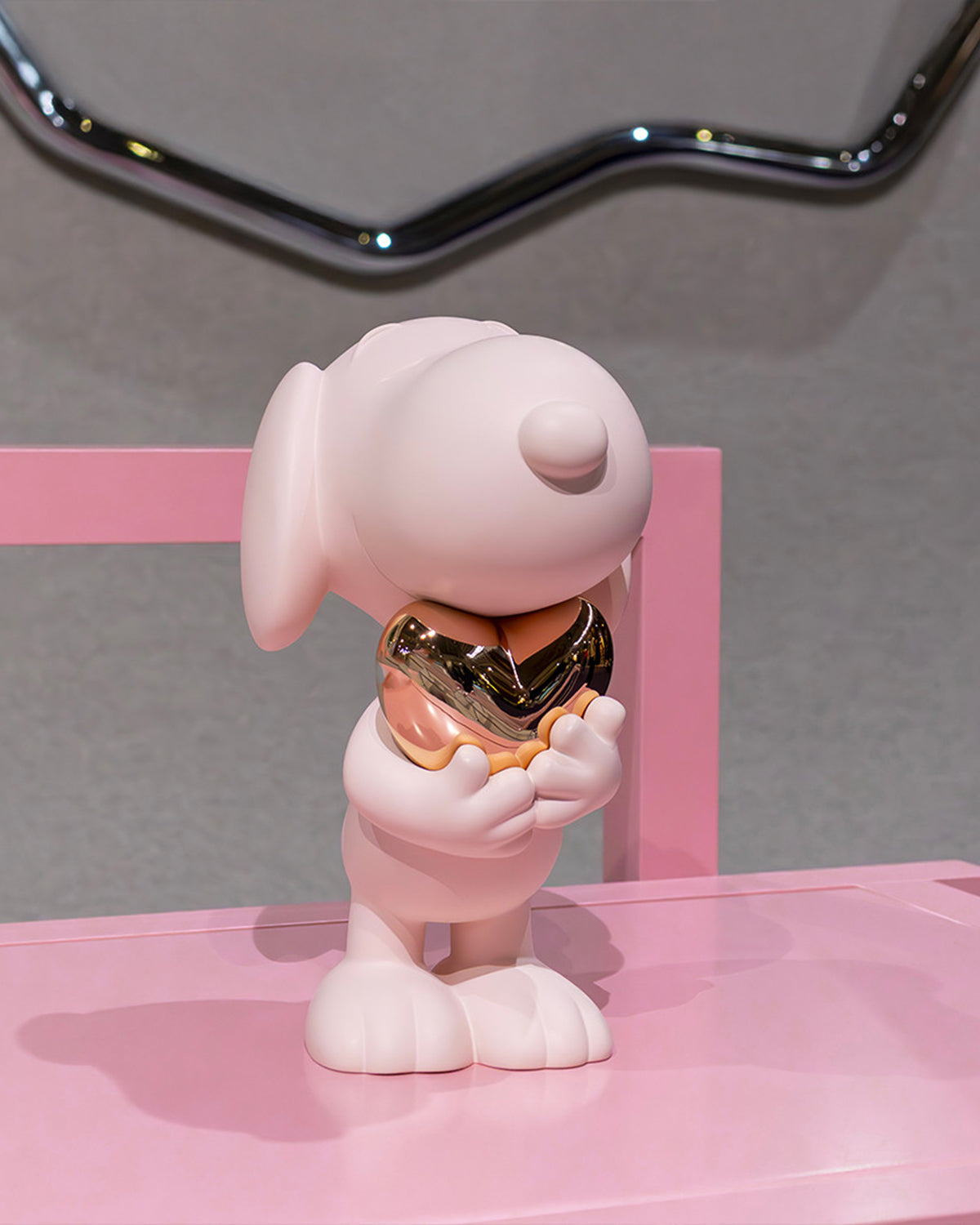 Snoopy Heart Pink & Gold Heart 11in