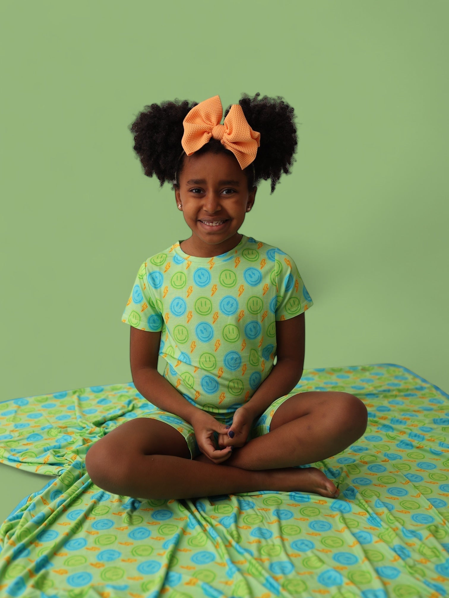 Neon Smiles Dream Short Set