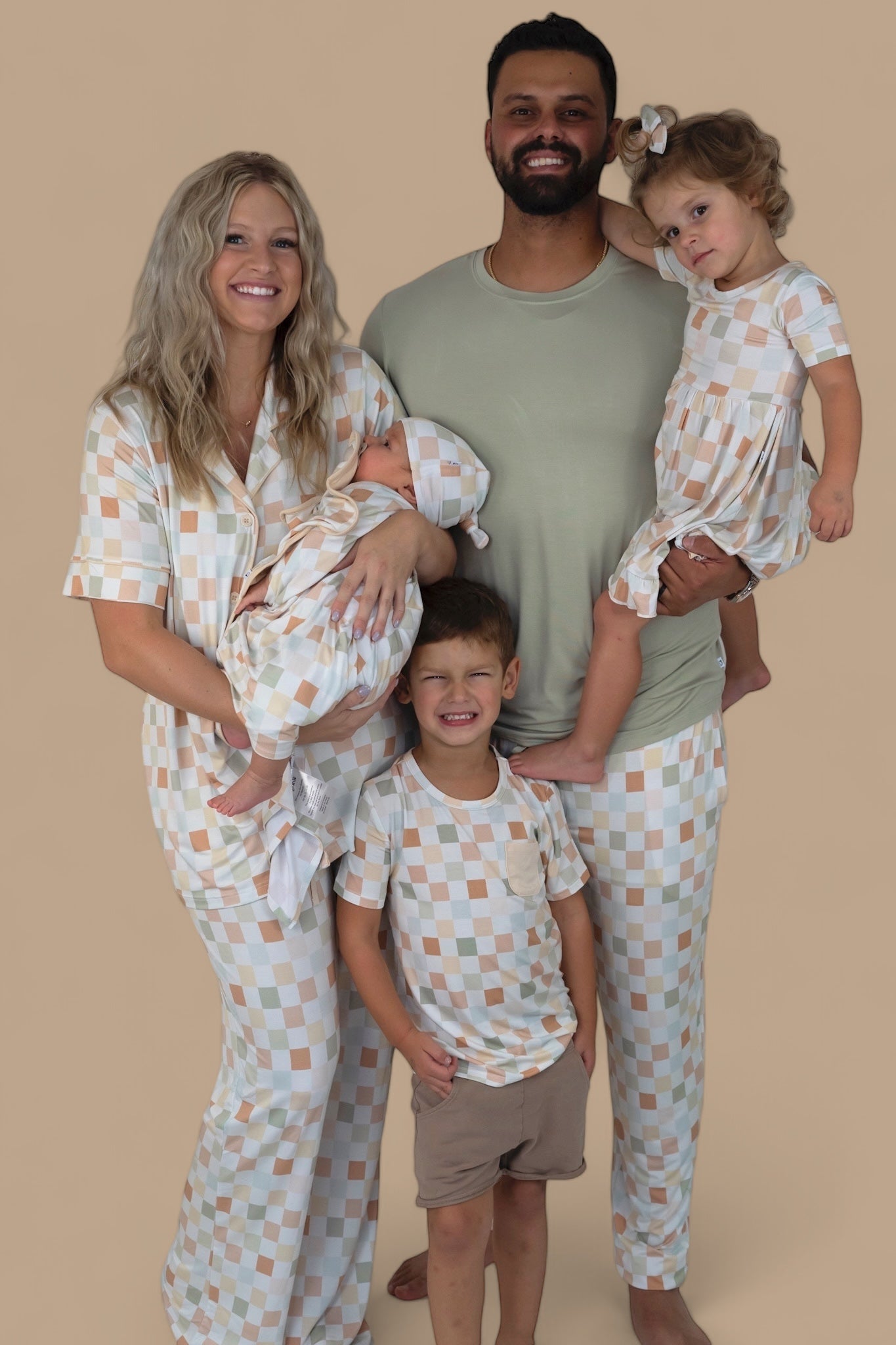 Muted Checkers Short Sleeve Men's Dream Jogger Set