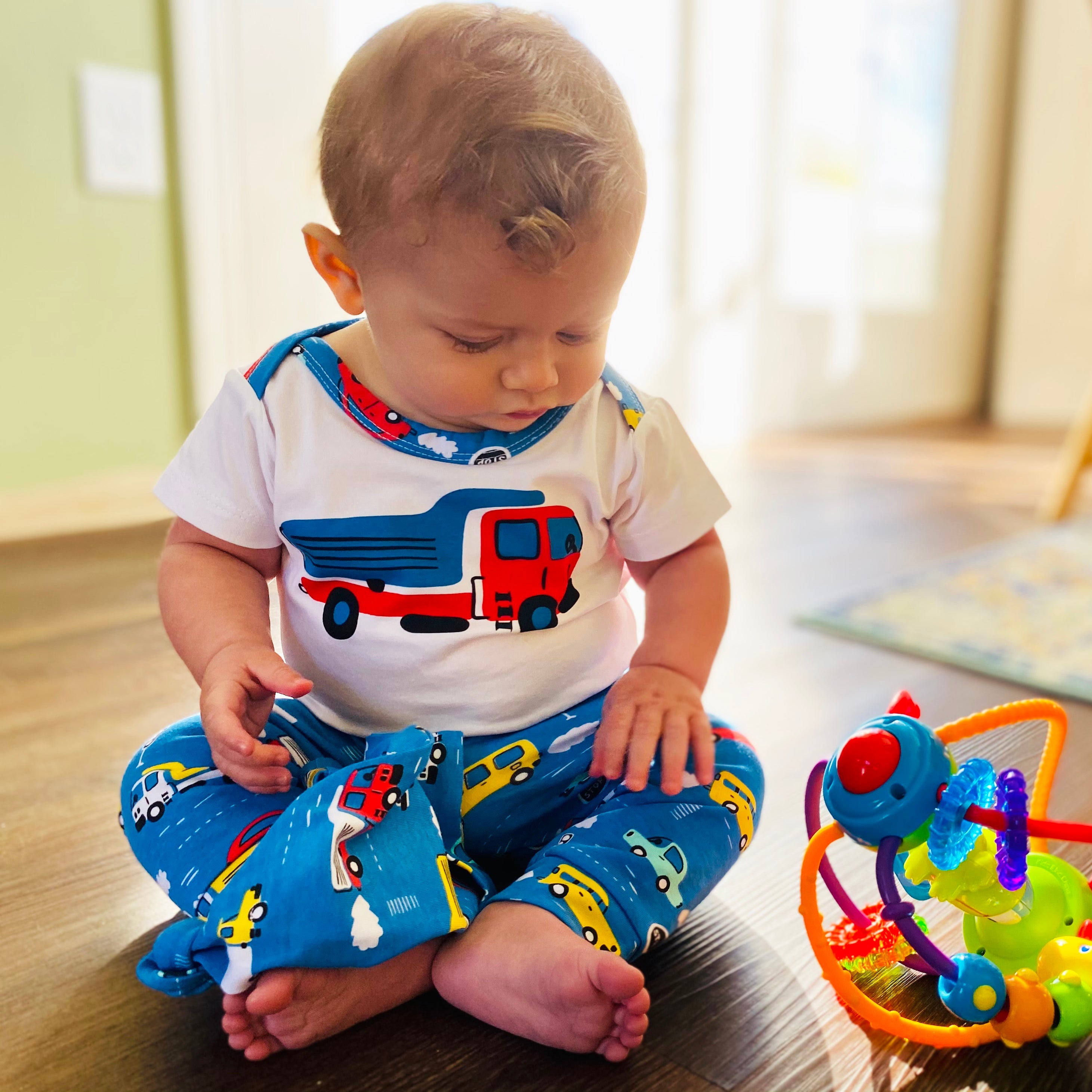 Annloren Baby Boys Layette Cars Trucks Onesie Pants Cap 3pc Gift Set Clothing