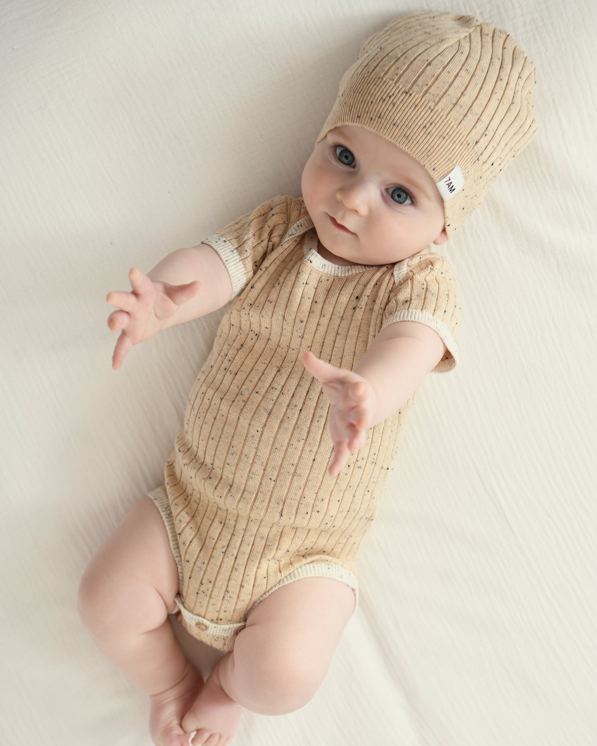 Short Sleeve Bodysuit - Hug Me