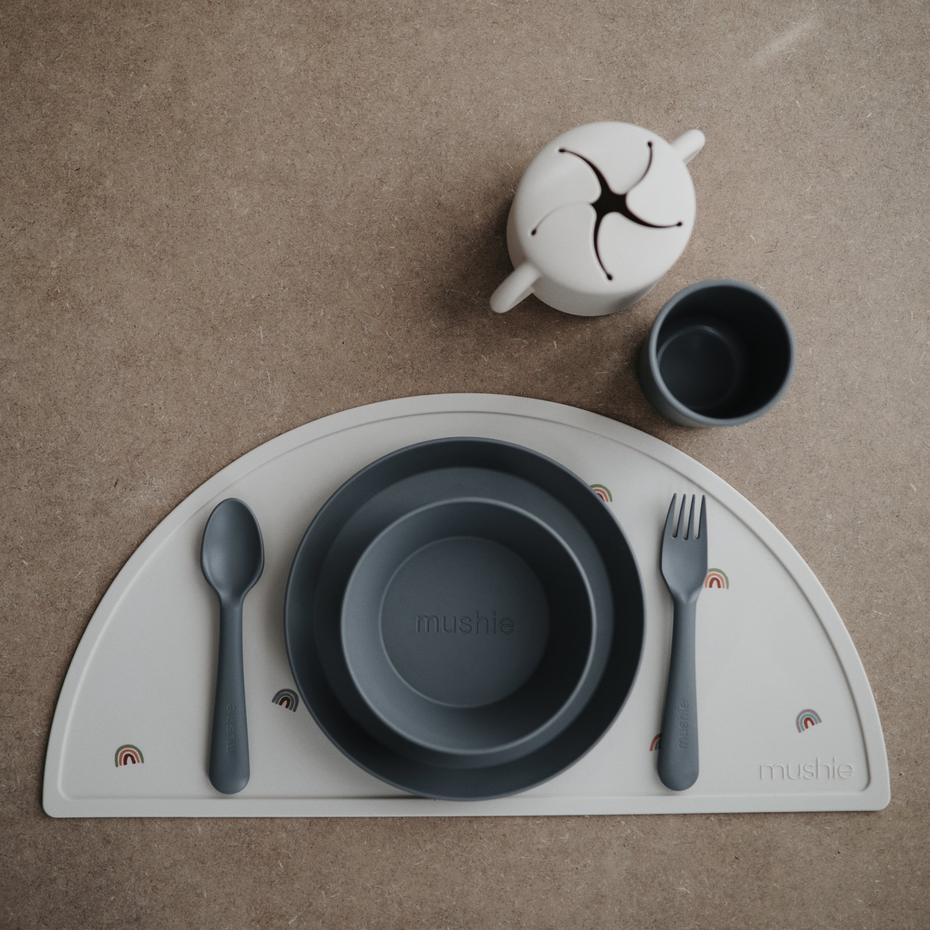 Round Dinnerware Plates, Set Of 2