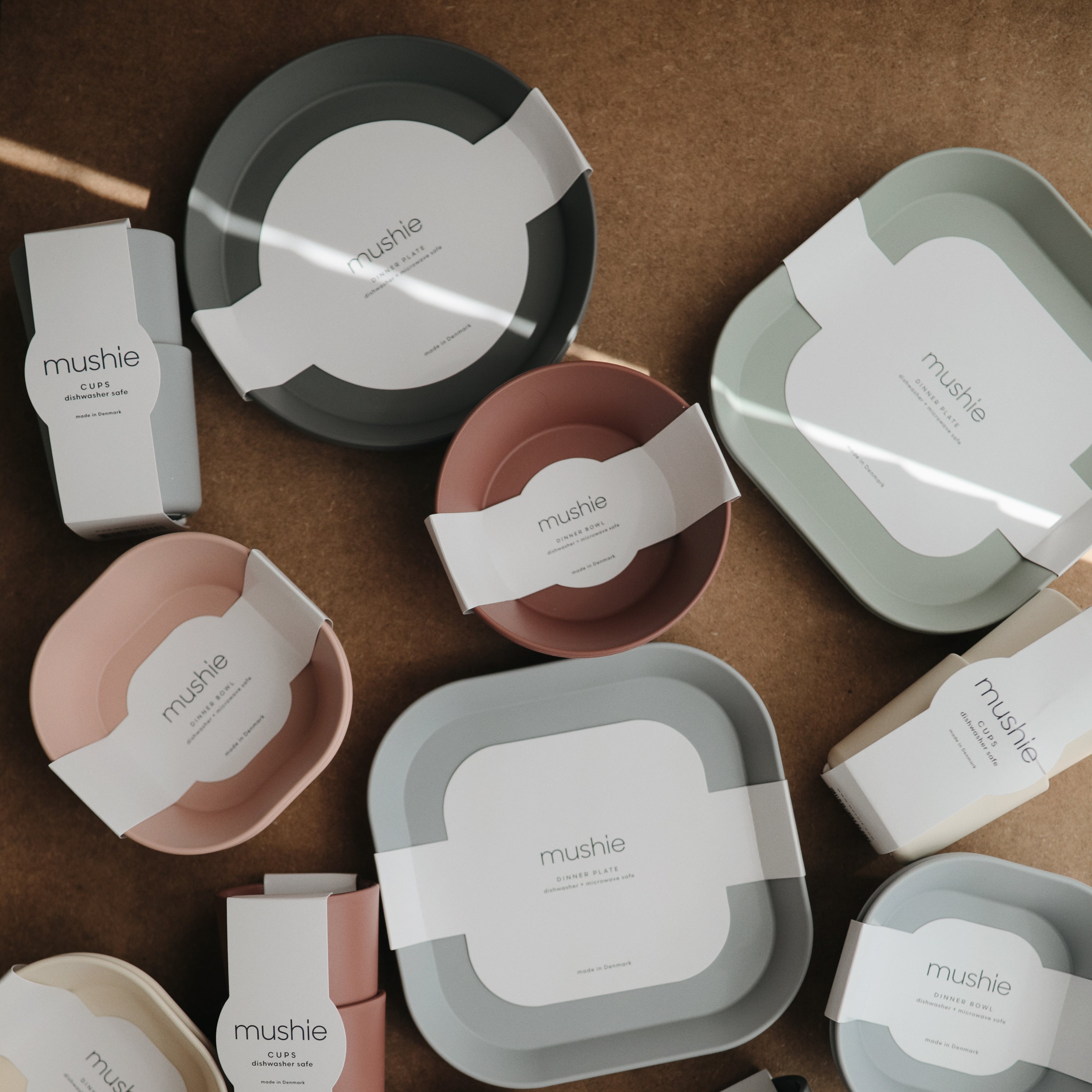 Round Dinnerware Plates, Set Of 2