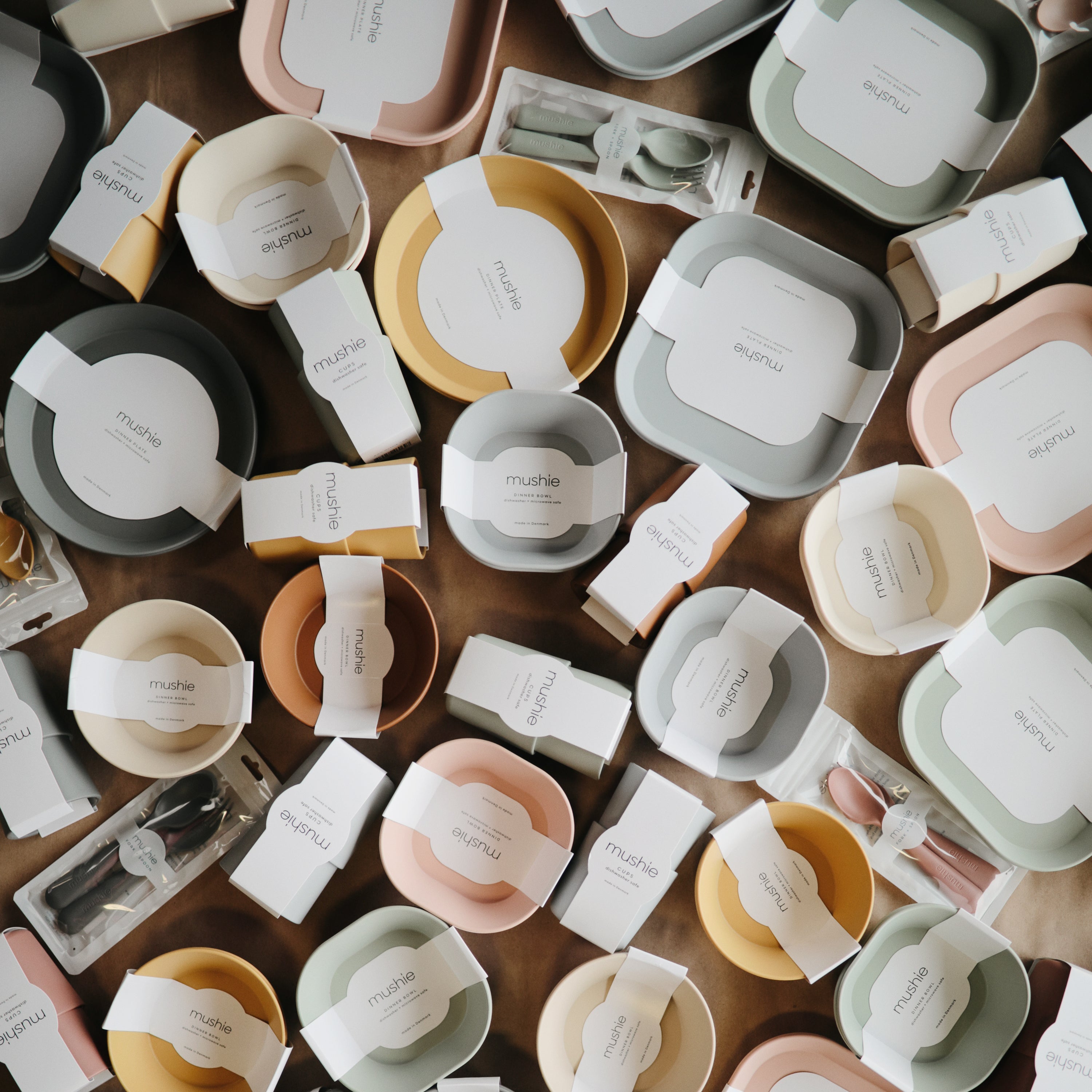 Round Dinnerware Plates, Set Of 2